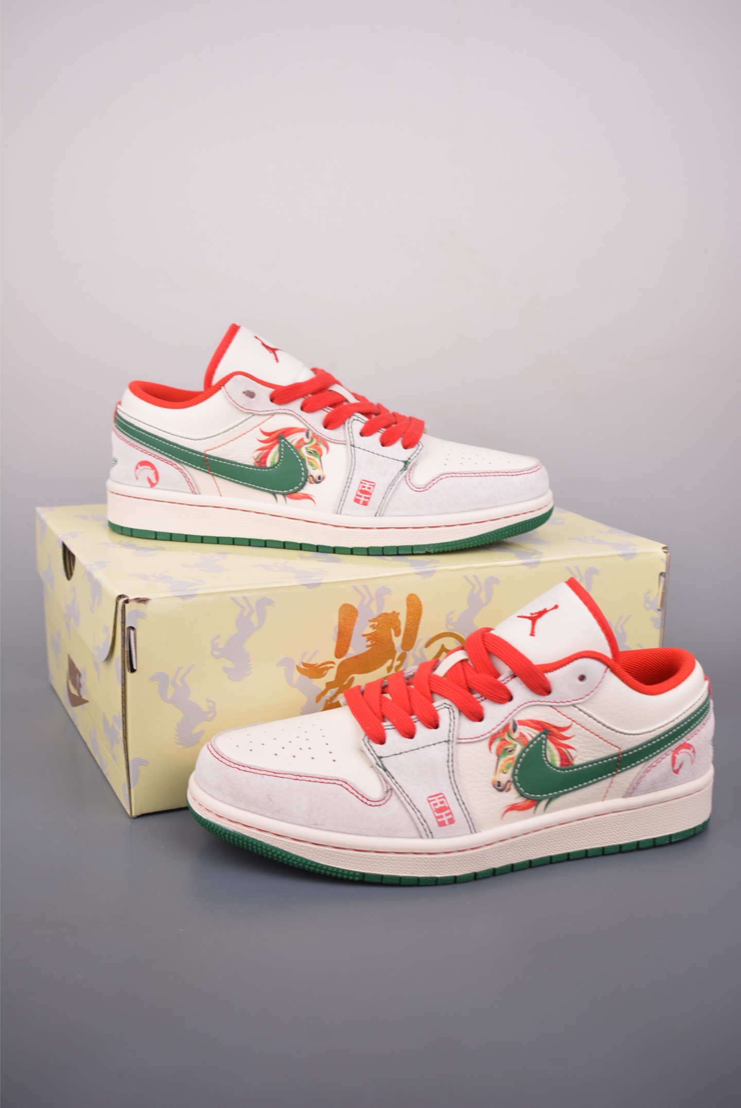 💰260
Nike Jordan Air Jordan 1 马年限定
纯原大厂出品 极力推薦
定制鞋盒 大厂纯原品质出货
超高清洁度 皮料切割干净无任何毛边 细节完美
官方货号:FF9989 0312529
Size: 36 36.5 37.5 38 38.5 39 40 40.5 41 42 42.5 43 44 44.5 45