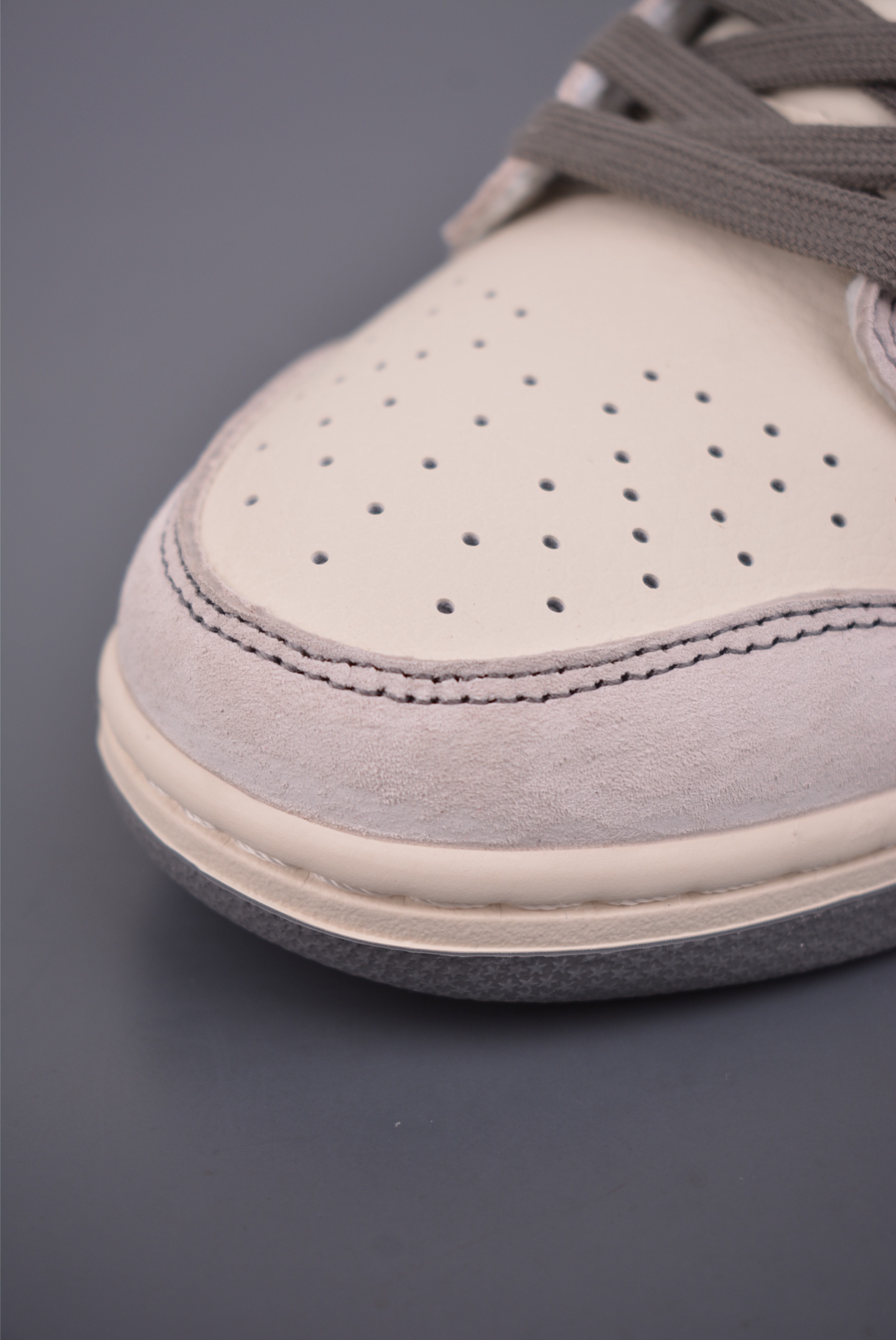 💰260
Nike SB Dunk Low 马年限定
纯原大厂出品 极力推荐
原装头层材料 独家版型蒸餾加工
帶來的是更好的视觉和脚感体验
大厂纯原品质出货 清洁度
电绣工艺 皮料切割干净无任何毛边 细节完美
官方货号: DX2688 0102529
尺码:36 36.5 37.5 38 38.5 39 40 40.5 41 42 42.5 43 44 45