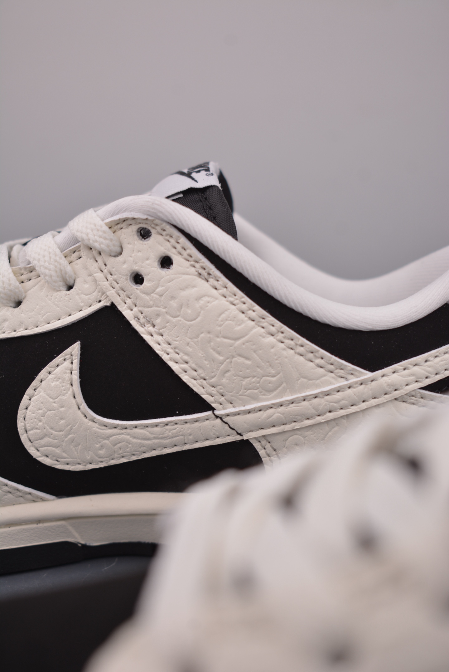 Nike SB Dunk Low 马年限定 IF3944-001-Top High Quatity Cheap Sneakers Fashion Clothing Clothes Bags handbags Shoes of all Brand wholesale With The best Quality And Beautiful Price from China Factory Chinese suppliers wholesaler seller Nike SB Dunk Low 马年限定 IF3944-001