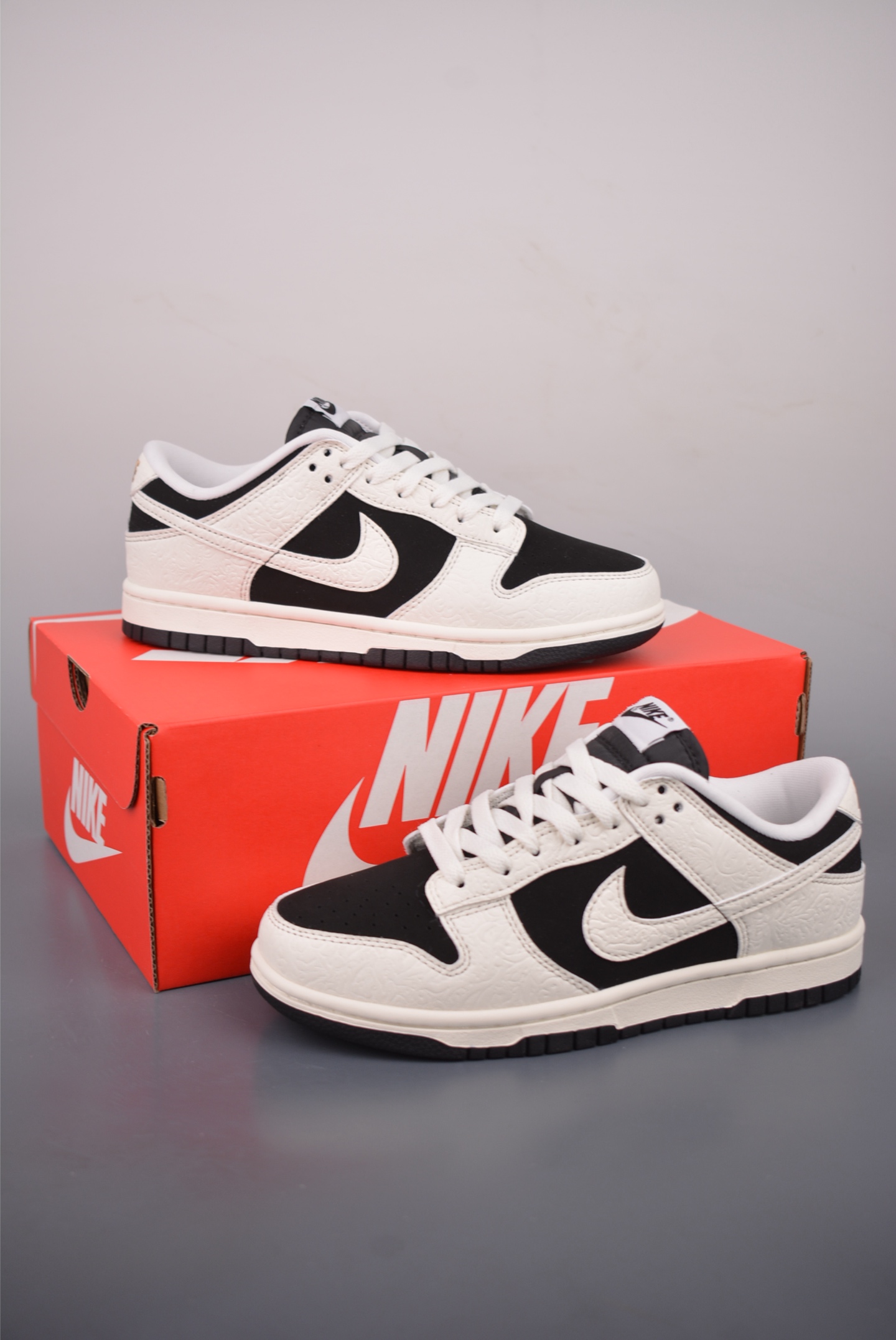 💰260
Nike SB Dunk Low 马年限定
纯原大厂出品 极力推荐
原装头层材料 独家版型蒸餾加工
帶來的是更好的视觉和脚感体验
大厂纯原品质出货 清洁度
电绣工艺 皮料切割干净无任何毛边 细节完美
官方货号: IF3944 0012226
尺码:36 36.5 37.5 38 38.5 39 40 40.5 41 42 42.5 43 44