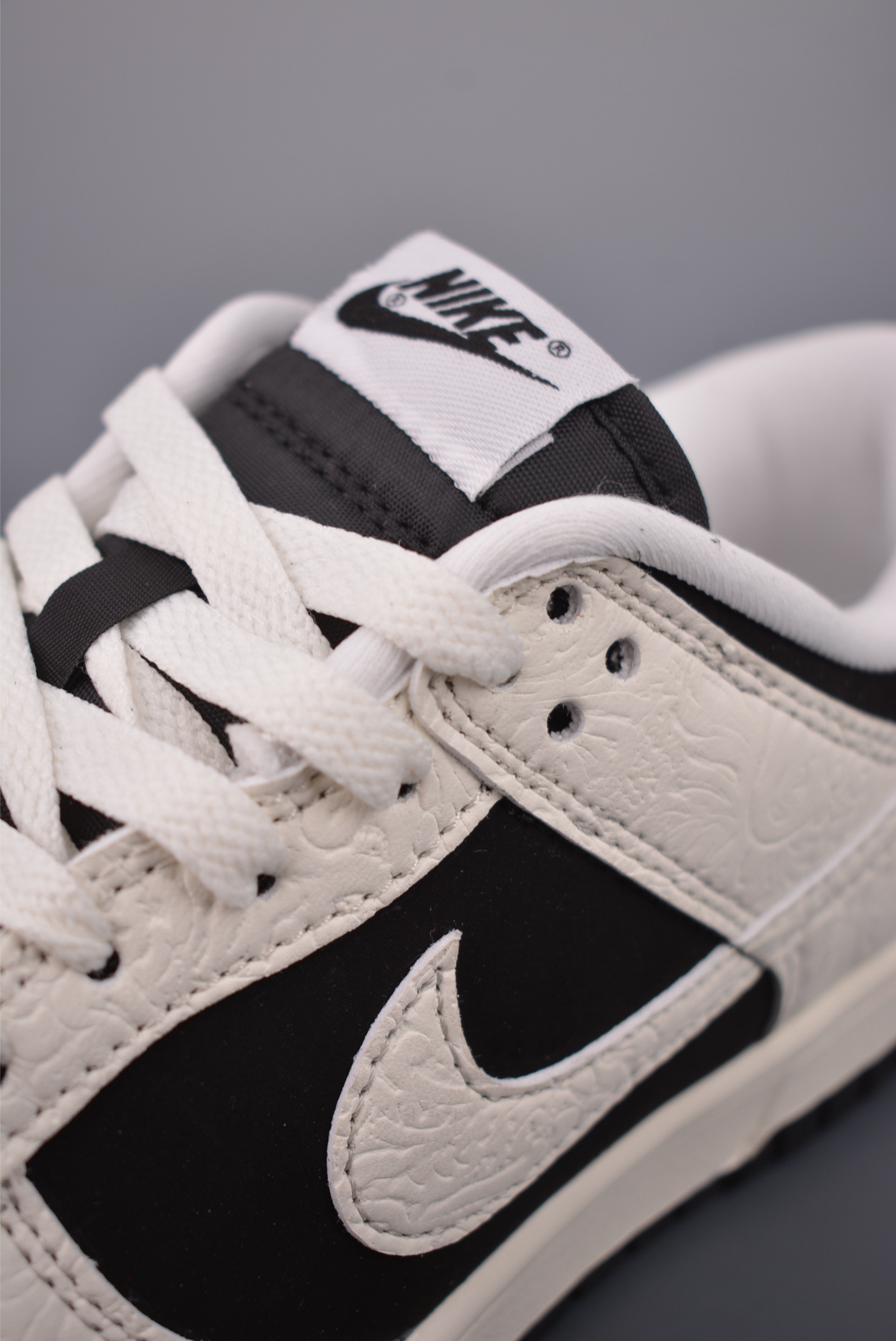 Nike SB Dunk Low 马年限定 IF3944-001-Top High Quatity Cheap Sneakers Fashion Clothing Clothes Bags handbags Shoes of all Brand wholesale With The best Quality And Beautiful Price from China Factory Chinese suppliers wholesaler seller Nike SB Dunk Low 马年限定 IF3944-001