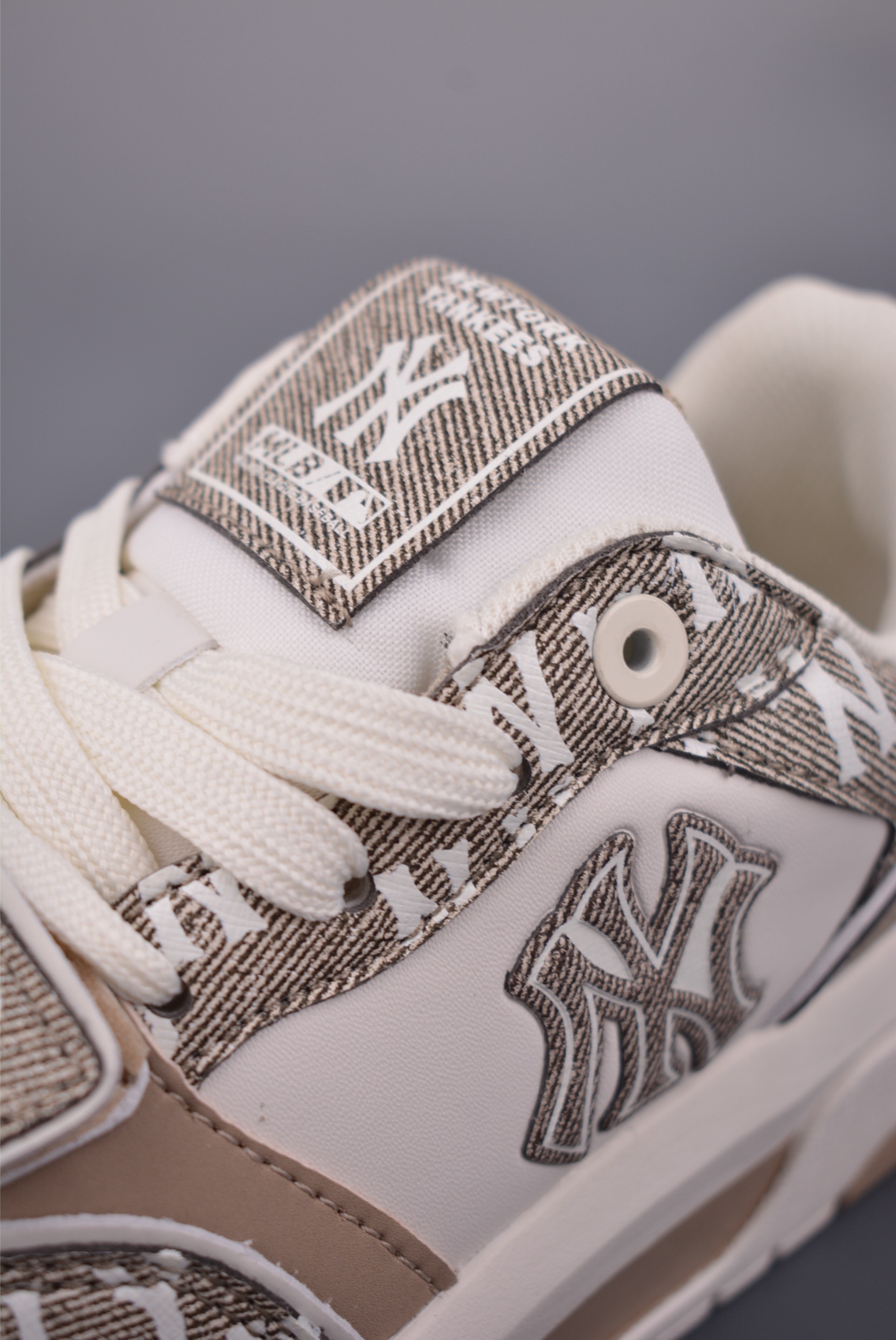 180 MLB CHUNKY LINER DENIM MONOGRAM BL 纽约洋基队 潮流时尚厚底运动鞋 3ASXM026N-Chinese UA Cheap High Quatity Brand Clothes Bags handbags Sneakers wholesale wholesaler seller from China Factory suppliers Fashion Clothing Shoes best Quality Beautiful Price 180 MLB CHUNKY LINER DENIM MONOGRAM BL 纽约洋基队 潮流时尚厚底运动鞋 3ASXM026N