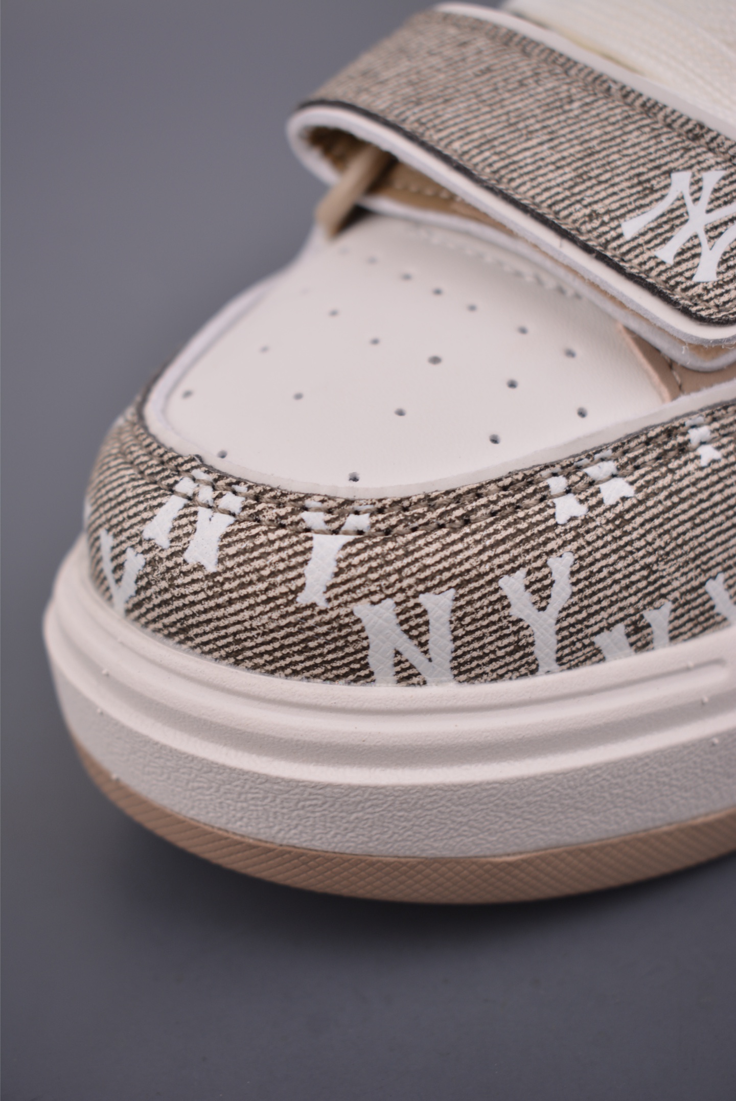 180 MLB CHUNKY LINER DENIM MONOGRAM BL 纽约洋基队 潮流时尚厚底运动鞋 3ASXM026N-Chinese UA Cheap High Quatity Brand Clothes Bags handbags Sneakers wholesale wholesaler seller from China Factory suppliers Fashion Clothing Shoes best Quality Beautiful Price 180 MLB CHUNKY LINER DENIM MONOGRAM BL 纽约洋基队 潮流时尚厚底运动鞋 3ASXM026N