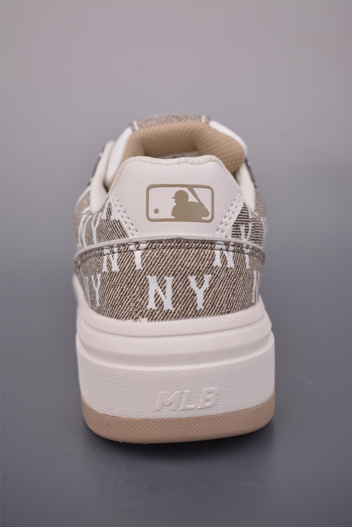 180 MLB CHUNKY LINER DENIM MONOGRAM BL 纽约洋基队 潮流时尚厚底运动鞋 3ASXM026N-Chinese UA Cheap High Quatity Brand Clothes Bags handbags Sneakers wholesale wholesaler seller from China Factory suppliers Fashion Clothing Shoes best Quality Beautiful Price 180 MLB CHUNKY LINER DENIM MONOGRAM BL 纽约洋基队 潮流时尚厚底运动鞋 3ASXM026N