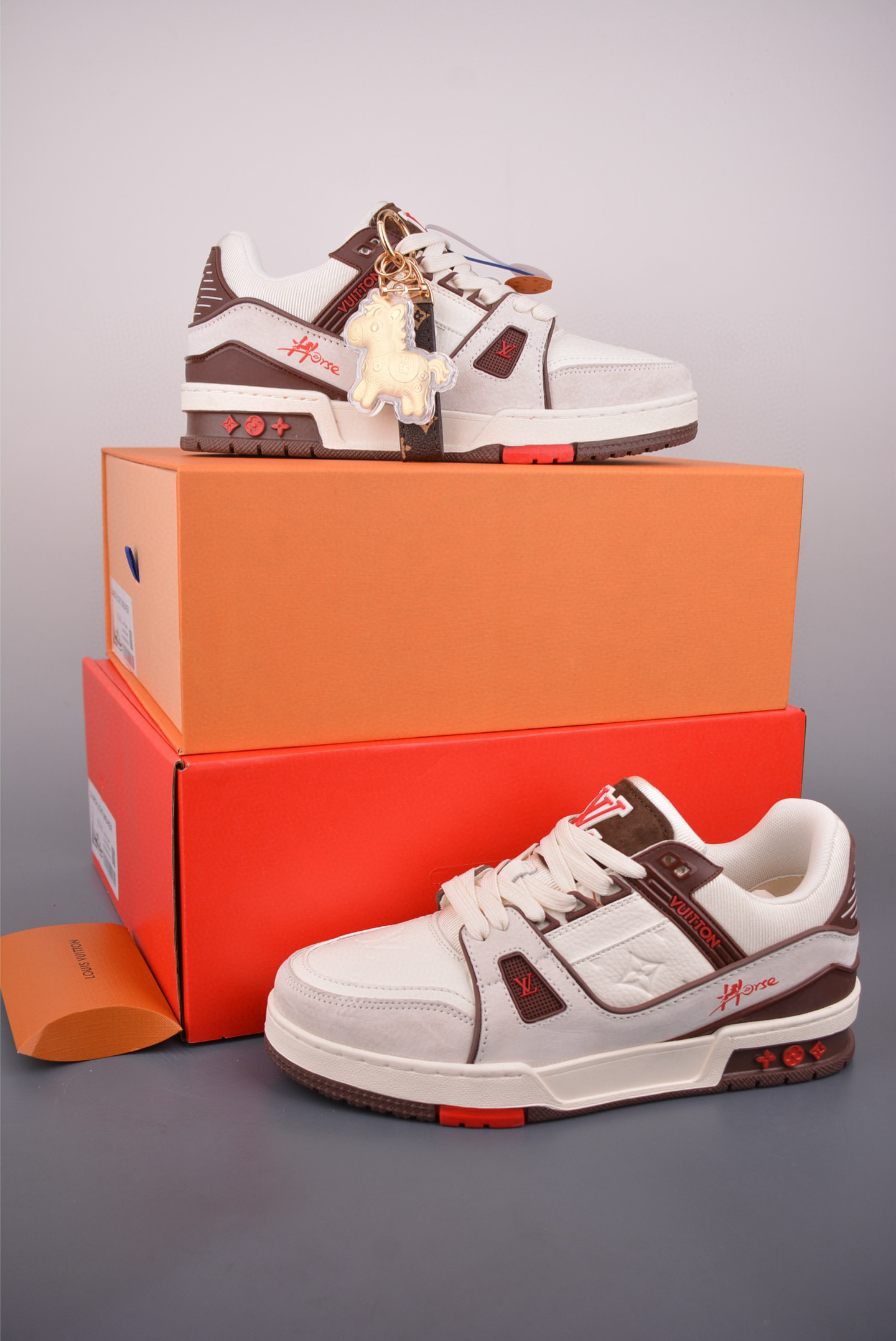 LOUIS VUITTON 路易威登 马年限定 LV Trainer 顶级创意联名-Chinese wholesaler seller Clothes Bags handbags wholesale Shoes High Quatity wholesaler seller Cheap Sneakers from China Factory Chinese suppliers china wholesale clothing wholesaler seller LOUIS VUITTON 路易威登 马年限定 LV Trainer 顶级创意联名