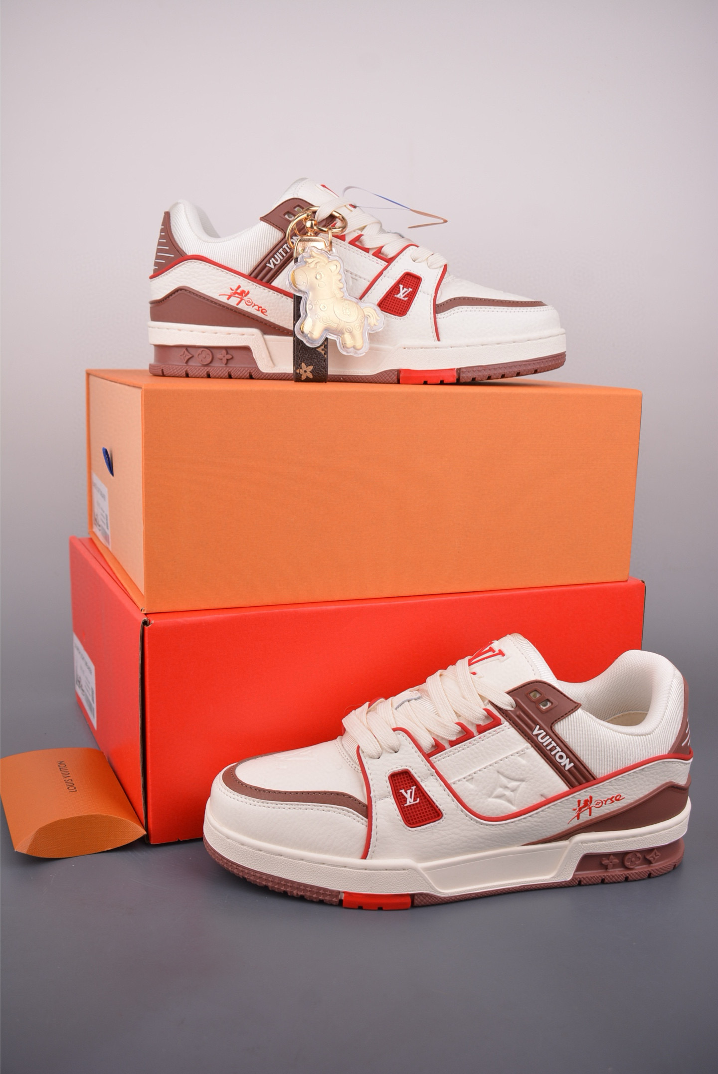 LOUIS VUITTON 路易威登 马年限定 LV Trainer 顶级创意联名-Chinese wholesaler seller Clothes Bags handbags wholesale Shoes High Quatity wholesaler seller Cheap Sneakers from China Factory Chinese suppliers china wholesale clothing wholesaler seller LOUIS VUITTON 路易威登 马年限定 LV Trainer 顶级创意联名