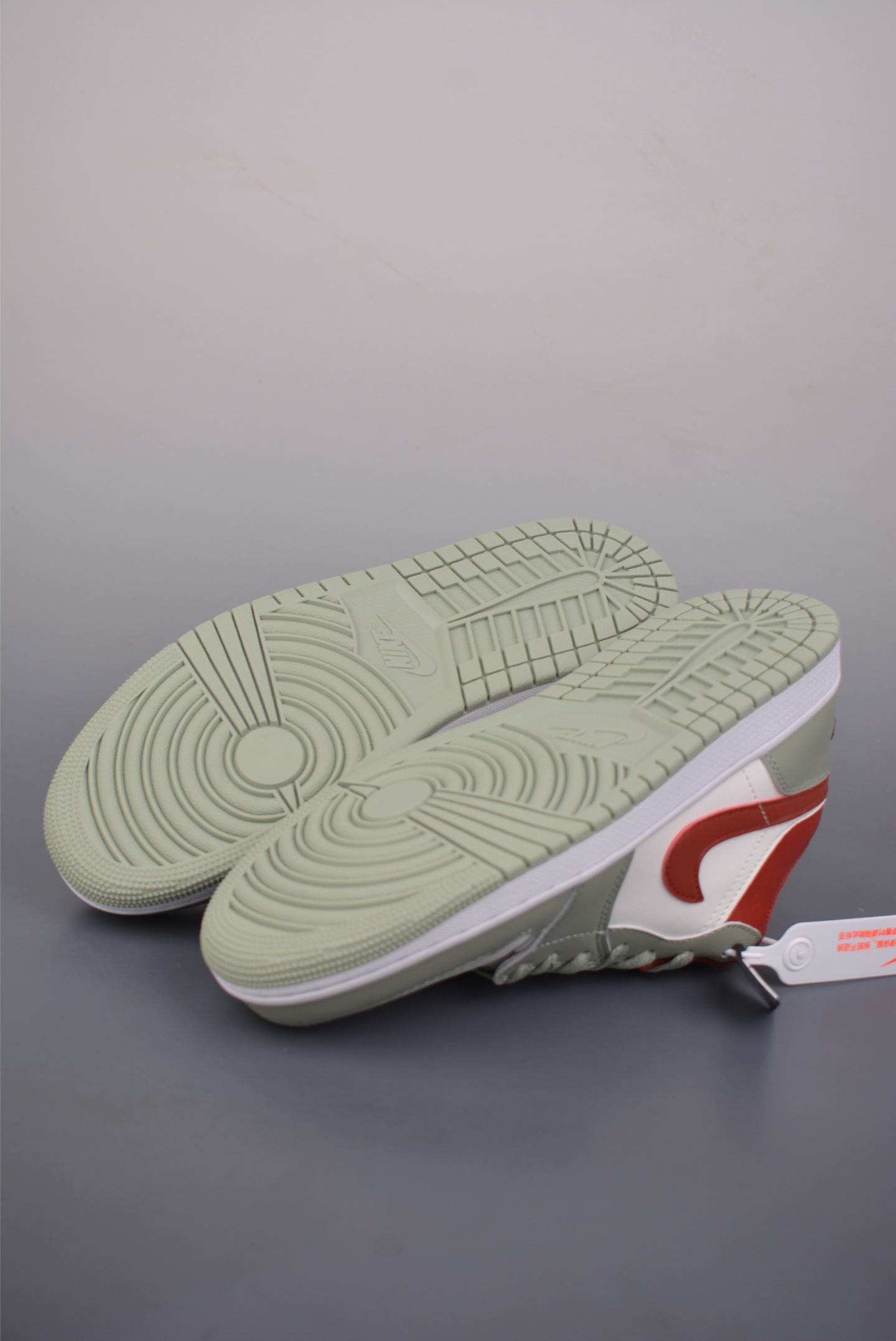 200 Air Jordan 1 Low 白红绿 AJ1乔1低帮休闲板鞋 553558-133-Chinese UA Cheap High Quatity Brand Clothes Bags handbags Sneakers wholesale wholesaler seller from China Factory suppliers Fashion Clothing Shoes best Quality Beautiful Price 200 Air Jordan 1 Low 白红绿 AJ1乔1低帮休闲板鞋 553558-133