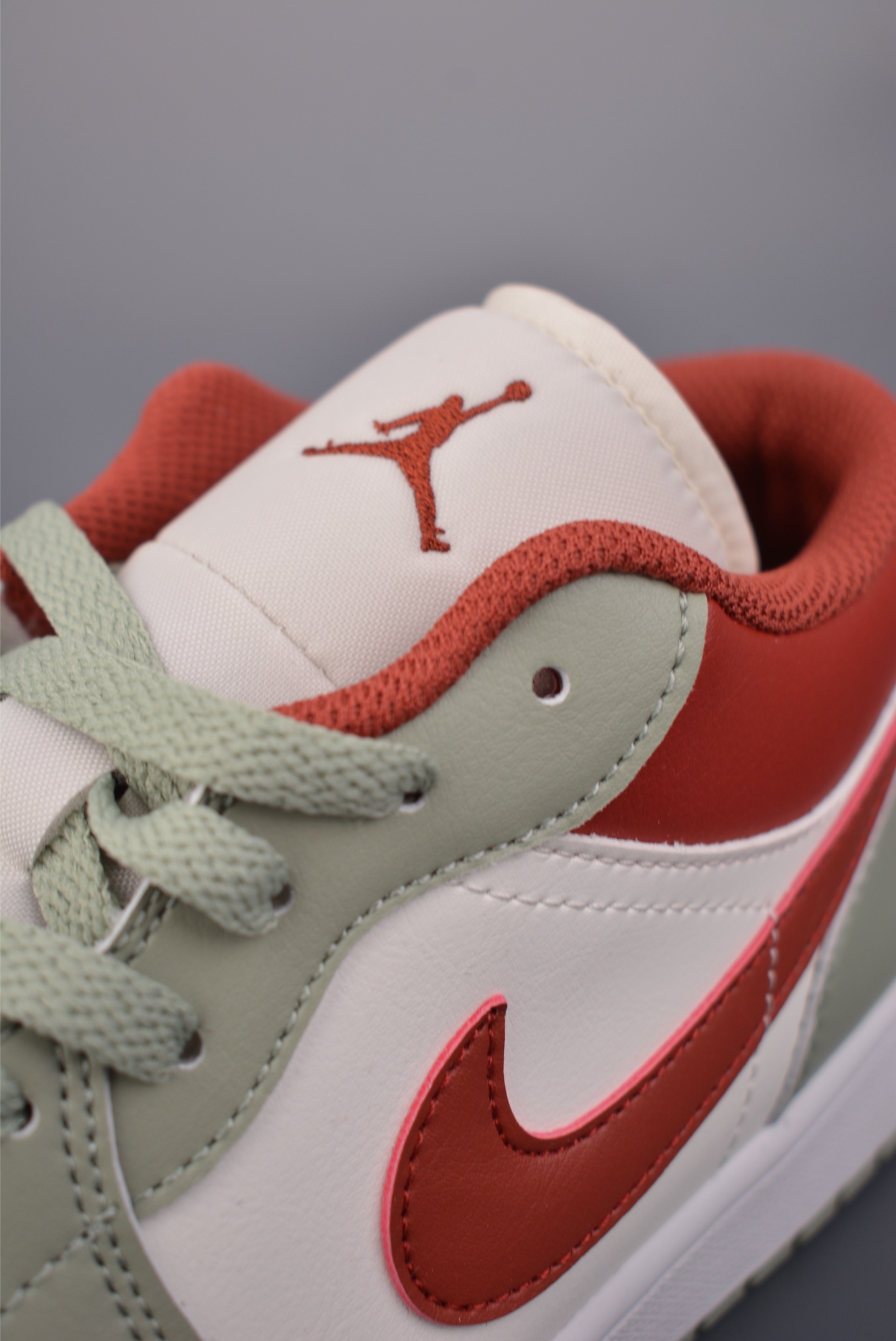 200 Air Jordan 1 Low 白红绿 AJ1乔1低帮休闲板鞋 553558-133-Chinese UA Cheap High Quatity Brand Clothes Bags handbags Sneakers wholesale wholesaler seller from China Factory suppliers Fashion Clothing Shoes best Quality Beautiful Price 200 Air Jordan 1 Low 白红绿 AJ1乔1低帮休闲板鞋 553558-133