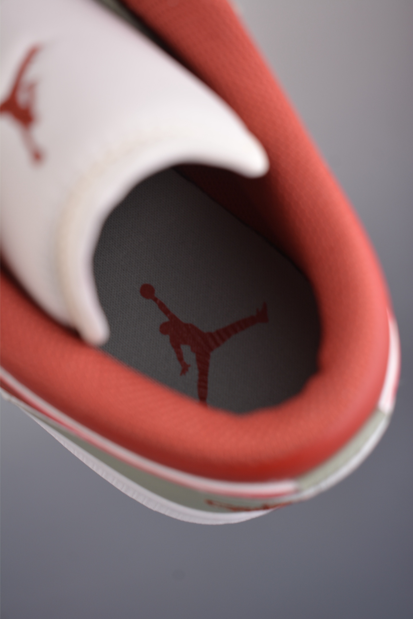 200 Air Jordan 1 Low 白红绿 AJ1乔1低帮休闲板鞋 553558-133-Chinese UA Cheap High Quatity Brand Clothes Bags handbags Sneakers wholesale wholesaler seller from China Factory suppliers Fashion Clothing Shoes best Quality Beautiful Price 200 Air Jordan 1 Low 白红绿 AJ1乔1低帮休闲板鞋 553558-133