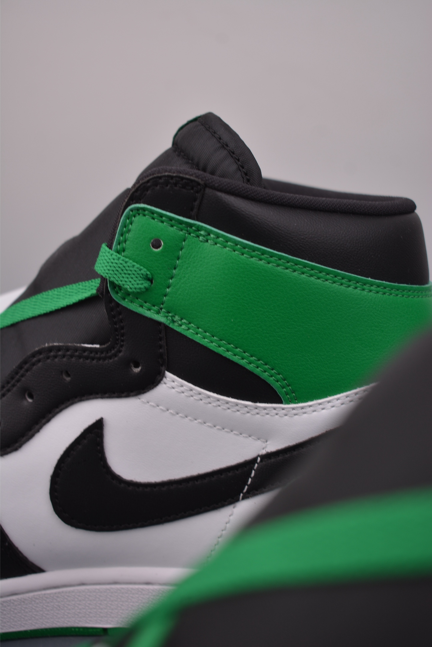 240 Jordan Air Jordan 1 High 白绿 DZ5485-031-Chinese UA Cheap High Quatity Brand Clothes Bags handbags Sneakers wholesale wholesaler seller from China Factory suppliers Fashion Clothing Shoes best Quality Beautiful Price 240 Jordan Air Jordan 1 High 白绿 DZ5485-031