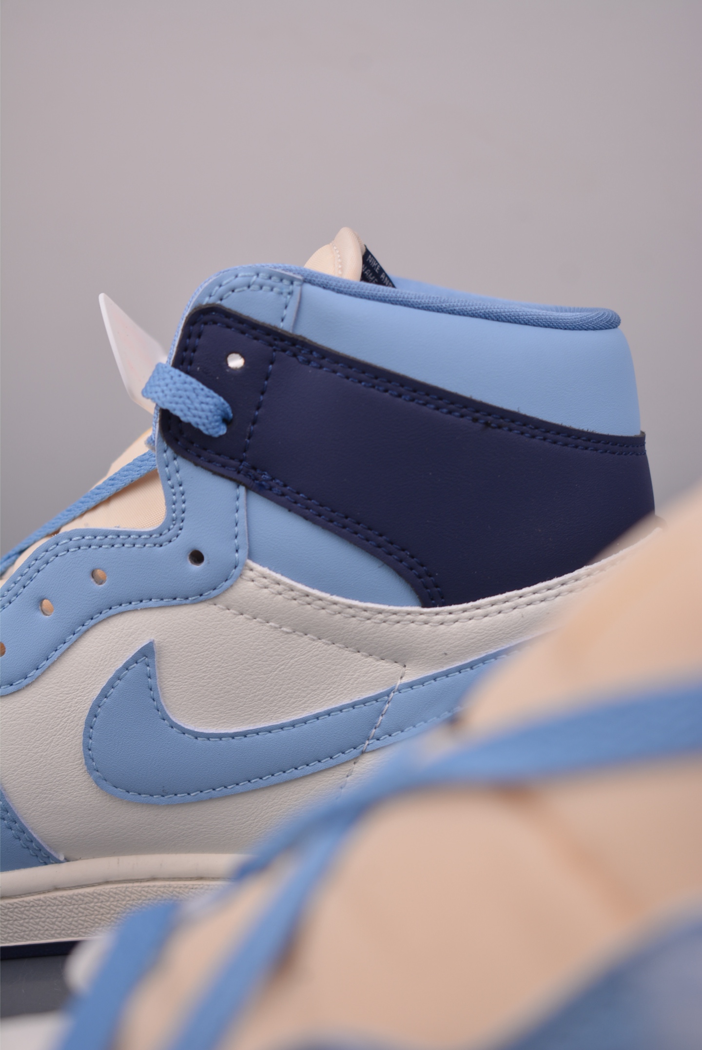 Jordan Air Jordan 1 High 蓝白 FD2596-400-Top High Quatity Cheap Sneakers Fashion Clothing Clothes Bags handbags Shoes of all Brand wholesale With The best Quality And Beautiful Price from China Factory Chinese suppliers wholesaler seller Jordan Air Jordan 1 High 蓝白 FD2596-400