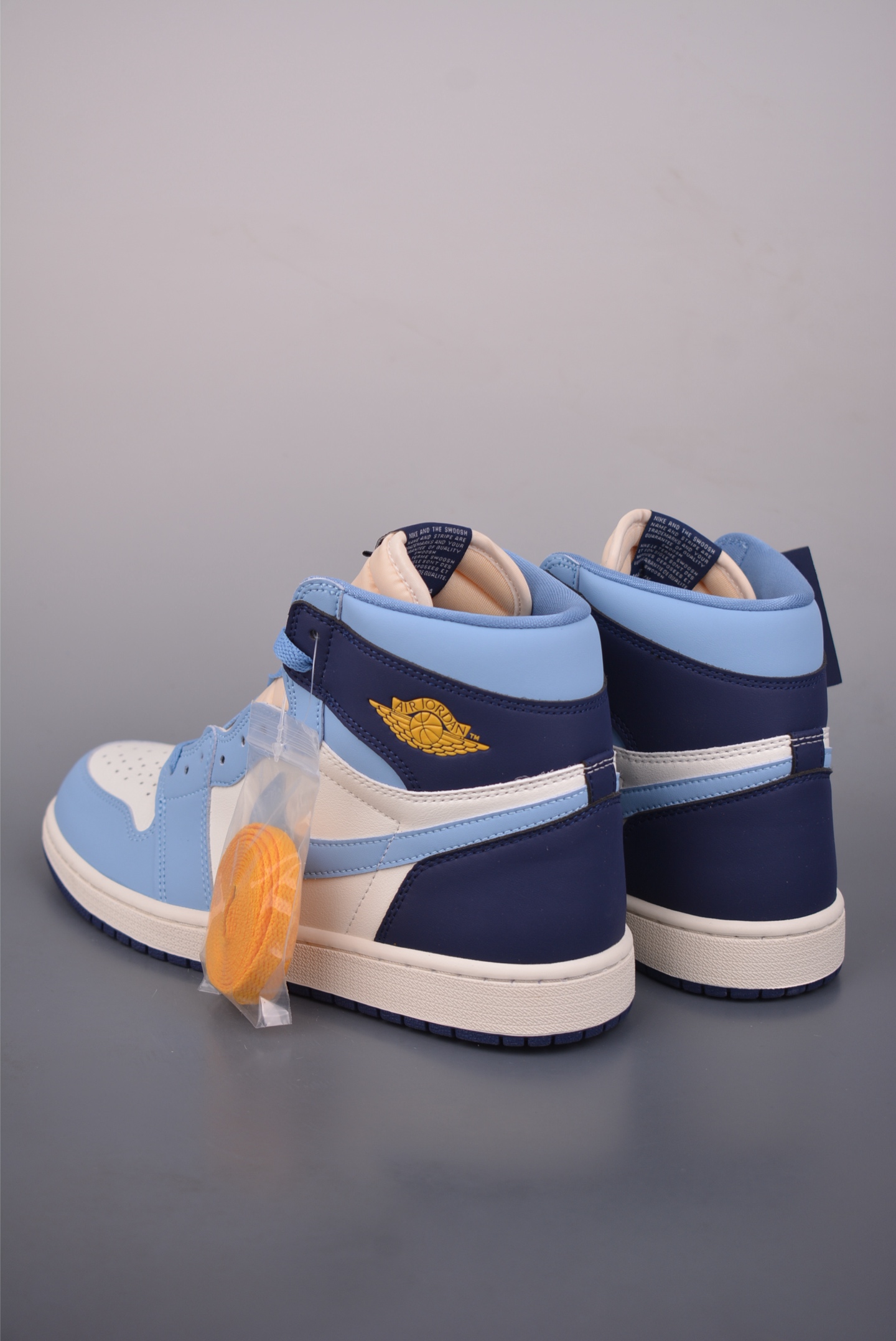 Jordan Air Jordan 1 High 蓝白 FD2596-400-Top High Quatity Cheap Sneakers Fashion Clothing Clothes Bags handbags Shoes of all Brand wholesale With The best Quality And Beautiful Price from China Factory Chinese suppliers wholesaler seller Jordan Air Jordan 1 High 蓝白 FD2596-400