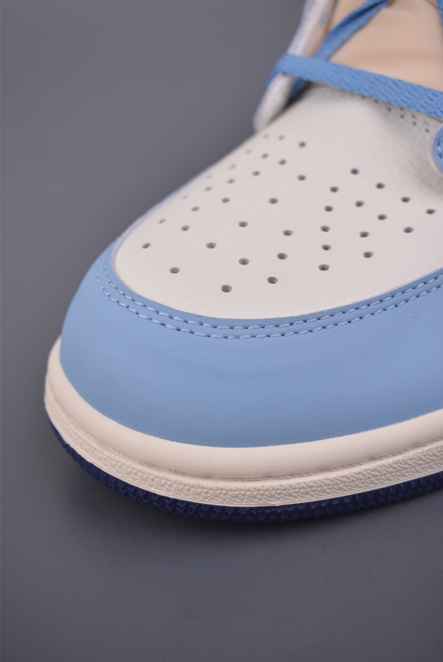 Jordan Air Jordan 1 High 蓝白 FD2596-400-Top High Quatity Cheap Sneakers Fashion Clothing Clothes Bags handbags Shoes of all Brand wholesale With The best Quality And Beautiful Price from China Factory Chinese suppliers wholesaler seller Jordan Air Jordan 1 High 蓝白 FD2596-400