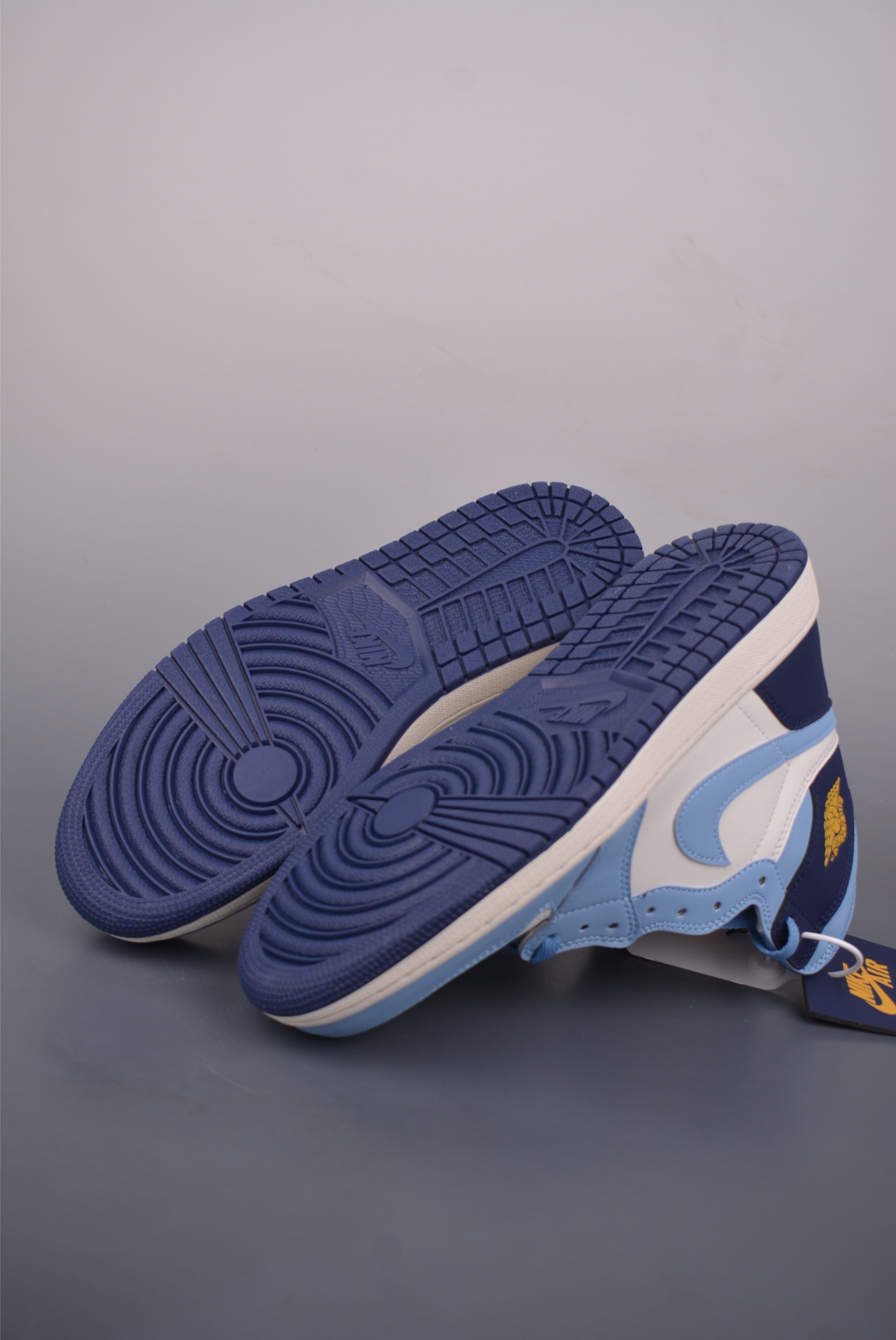 Jordan Air Jordan 1 High 蓝白 FD2596-400-Top High Quatity Cheap Sneakers Fashion Clothing Clothes Bags handbags Shoes of all Brand wholesale With The best Quality And Beautiful Price from China Factory Chinese suppliers wholesaler seller Jordan Air Jordan 1 High 蓝白 FD2596-400