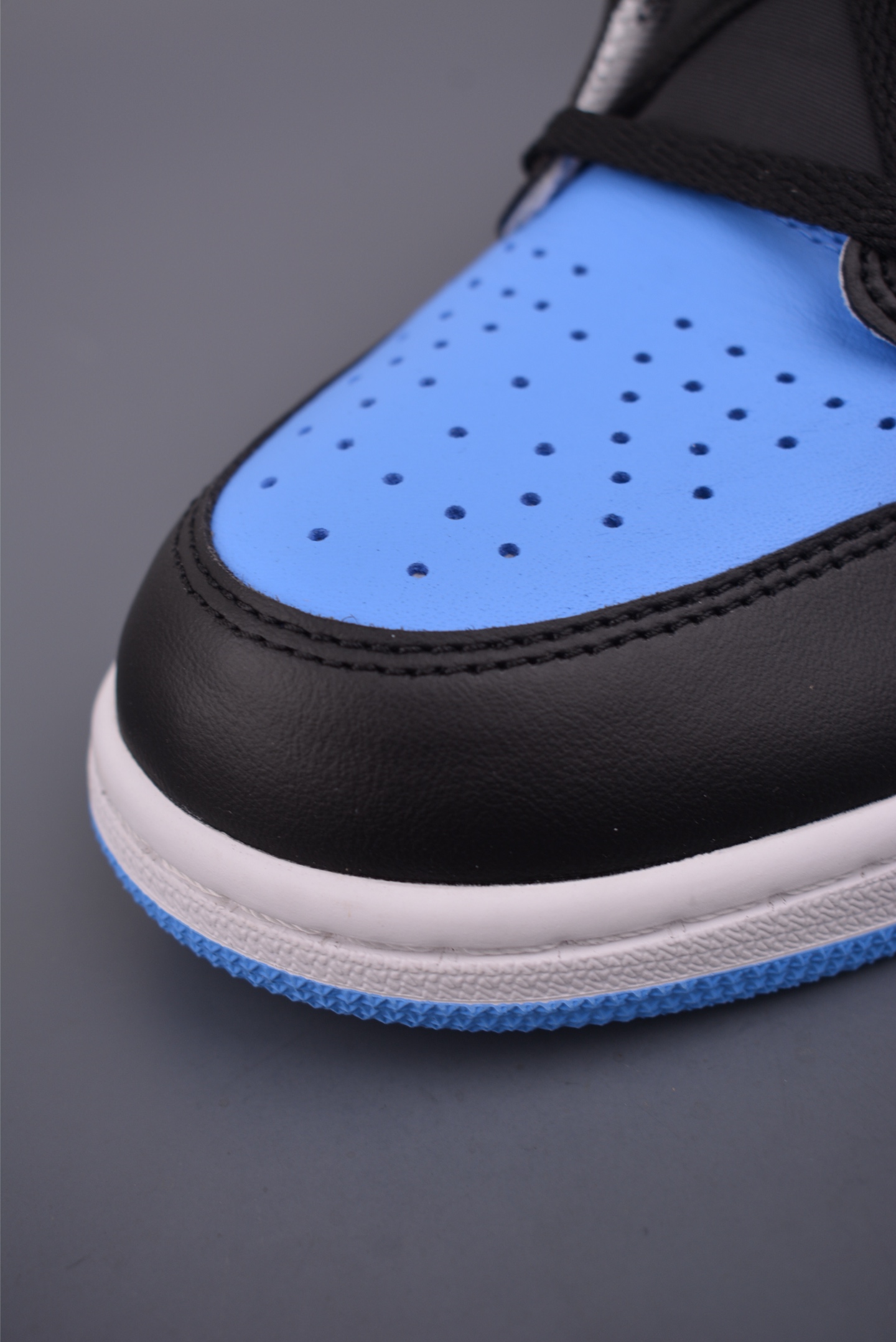 Jordan Air Jordan 1 High 蓝白 莞产原底面 DZ5485-400-Top High Quatity Cheap Sneakers Fashion Clothing Clothes Bags handbags Shoes of all Brand wholesale With The best Quality And Beautiful Price from China Factory Chinese suppliers wholesaler seller Jordan Air Jordan 1 High 蓝白 莞产原底面 DZ5485-400
