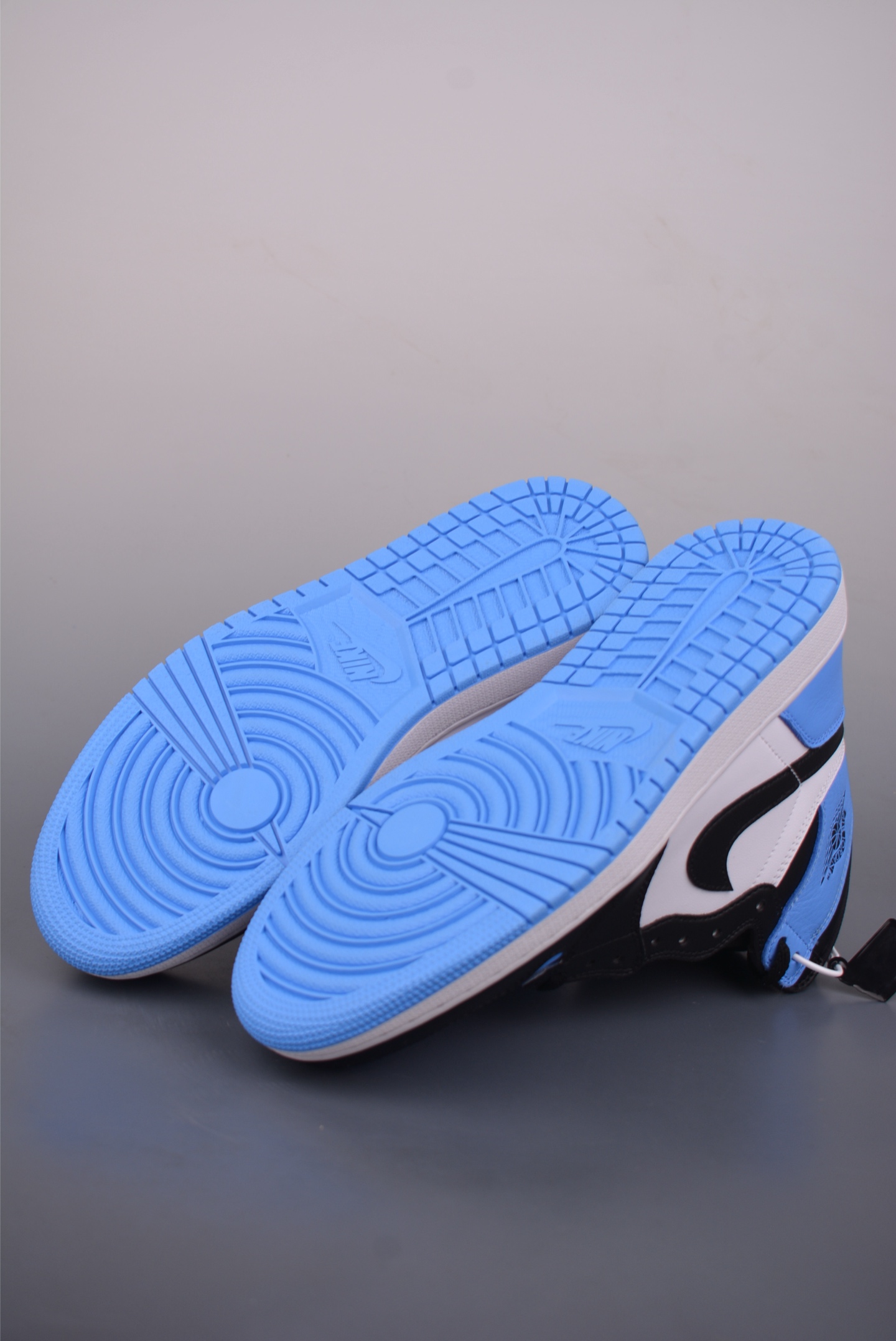 Jordan Air Jordan 1 High 蓝白 莞产原底面 DZ5485-400-Top High Quatity Cheap Sneakers Fashion Clothing Clothes Bags handbags Shoes of all Brand wholesale With The best Quality And Beautiful Price from China Factory Chinese suppliers wholesaler seller Jordan Air Jordan 1 High 蓝白 莞产原底面 DZ5485-400
