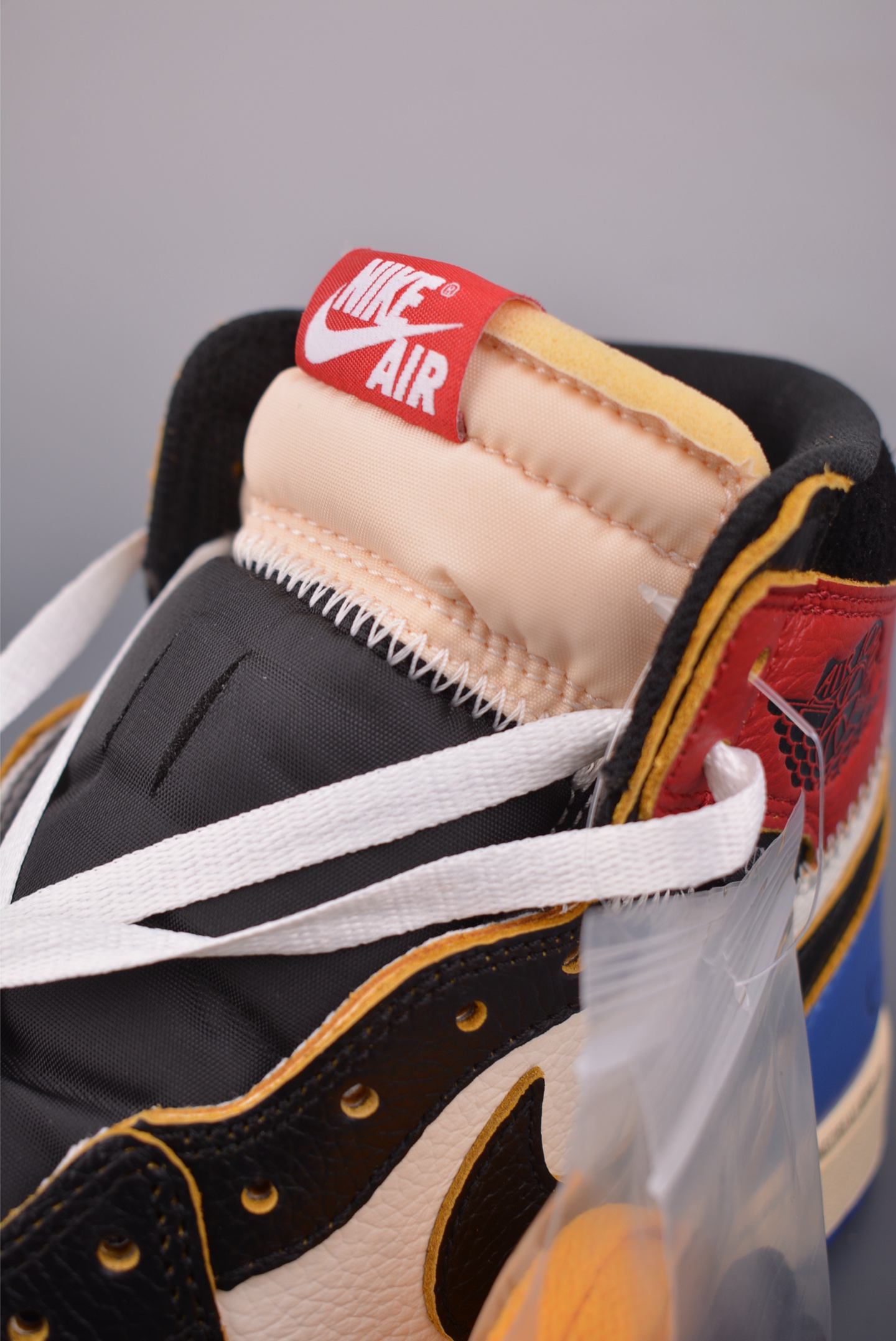 350 Union LA x Fragment Design x Jordan Air Jordan 1 High 复刻黑白蓝 IO7847-002-Chinese UA Cheap High Quatity Brand Clothes Bags handbags Sneakers wholesale wholesaler seller from China Factory suppliers Fashion Clothing Shoes best Quality Beautiful Price 350 Union LA x Fragment Design x Jordan Air Jordan 1 High 复刻黑白蓝 IO7847-002