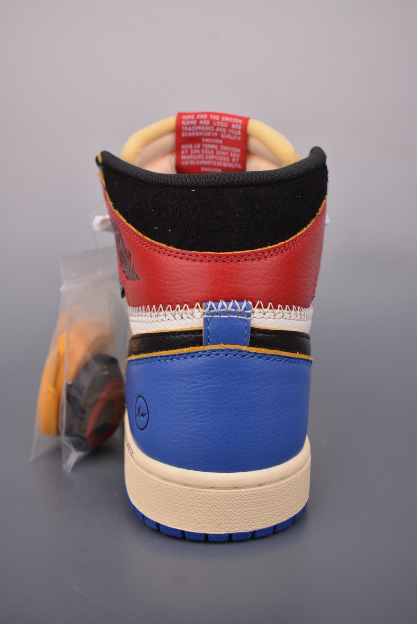 350 Union LA x Fragment Design x Jordan Air Jordan 1 High 复刻黑白蓝 IO7847-002-Chinese UA Cheap High Quatity Brand Clothes Bags handbags Sneakers wholesale wholesaler seller from China Factory suppliers Fashion Clothing Shoes best Quality Beautiful Price 350 Union LA x Fragment Design x Jordan Air Jordan 1 High 复刻黑白蓝 IO7847-002