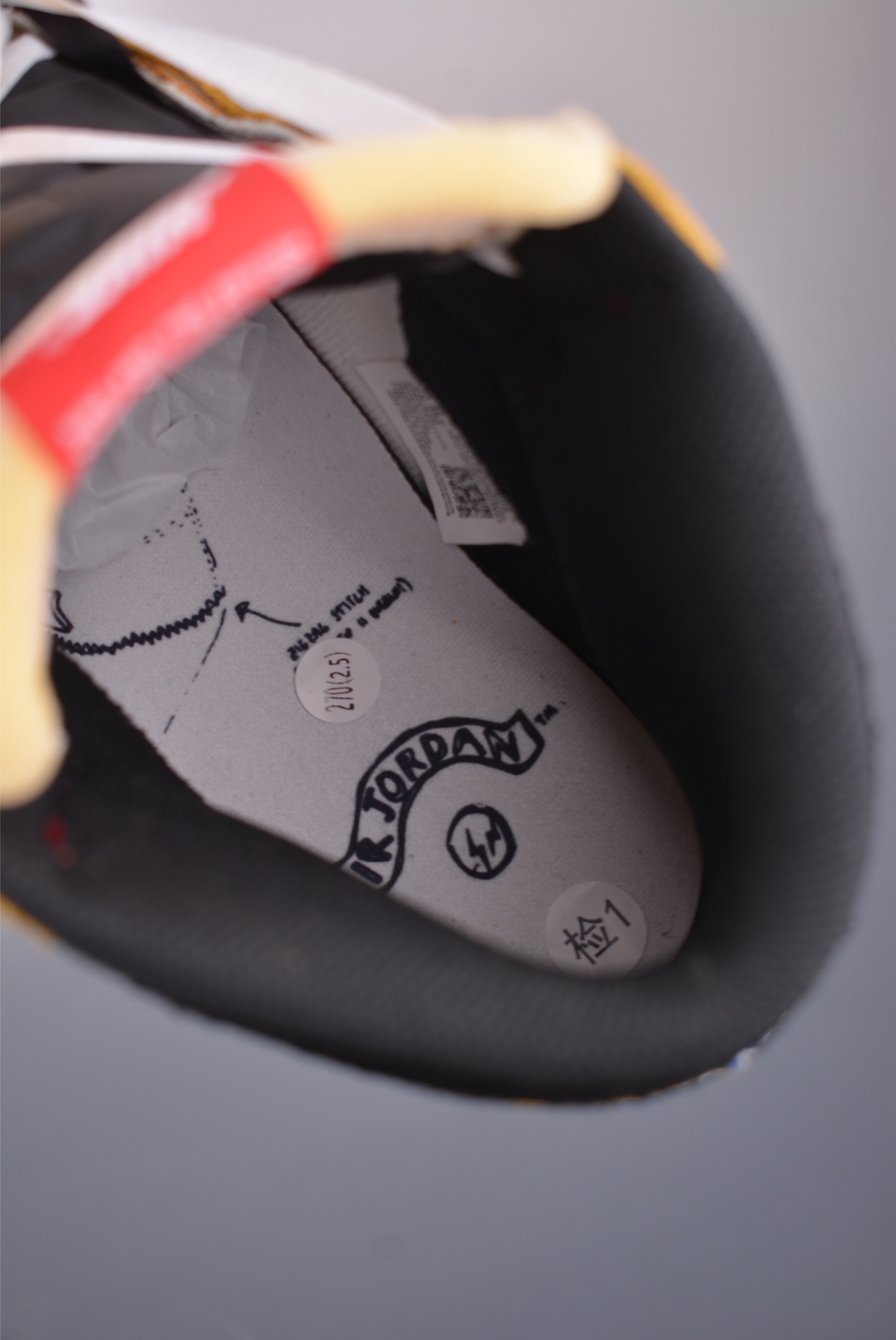 350 Union LA x Fragment Design x Jordan Air Jordan 1 High 复刻黑白蓝 IO7847-002-Chinese UA Cheap High Quatity Brand Clothes Bags handbags Sneakers wholesale wholesaler seller from China Factory suppliers Fashion Clothing Shoes best Quality Beautiful Price 350 Union LA x Fragment Design x Jordan Air Jordan 1 High 复刻黑白蓝 IO7847-002