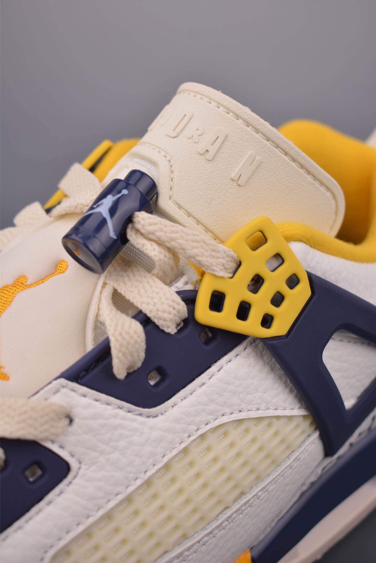 260 A Jordan Spizike Low 低帮篮球鞋 FQ1759-111