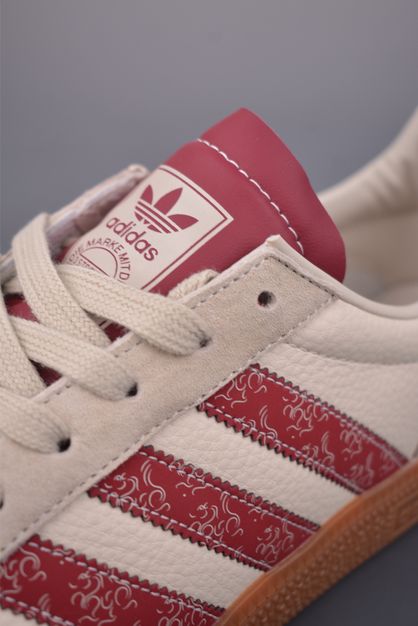 Adidas三叶草SAMBA 休闲板鞋 马年限定 LX092127-110-Top High Quatity Cheap Sneakers Fashion Clothing Clothes Bags handbags Shoes of all Brand wholesale With The best Quality And Beautiful Price from China Factory Chinese suppliers wholesaler seller Adidas三叶草SAMBA 休闲板鞋 马年限定 LX092127-110
