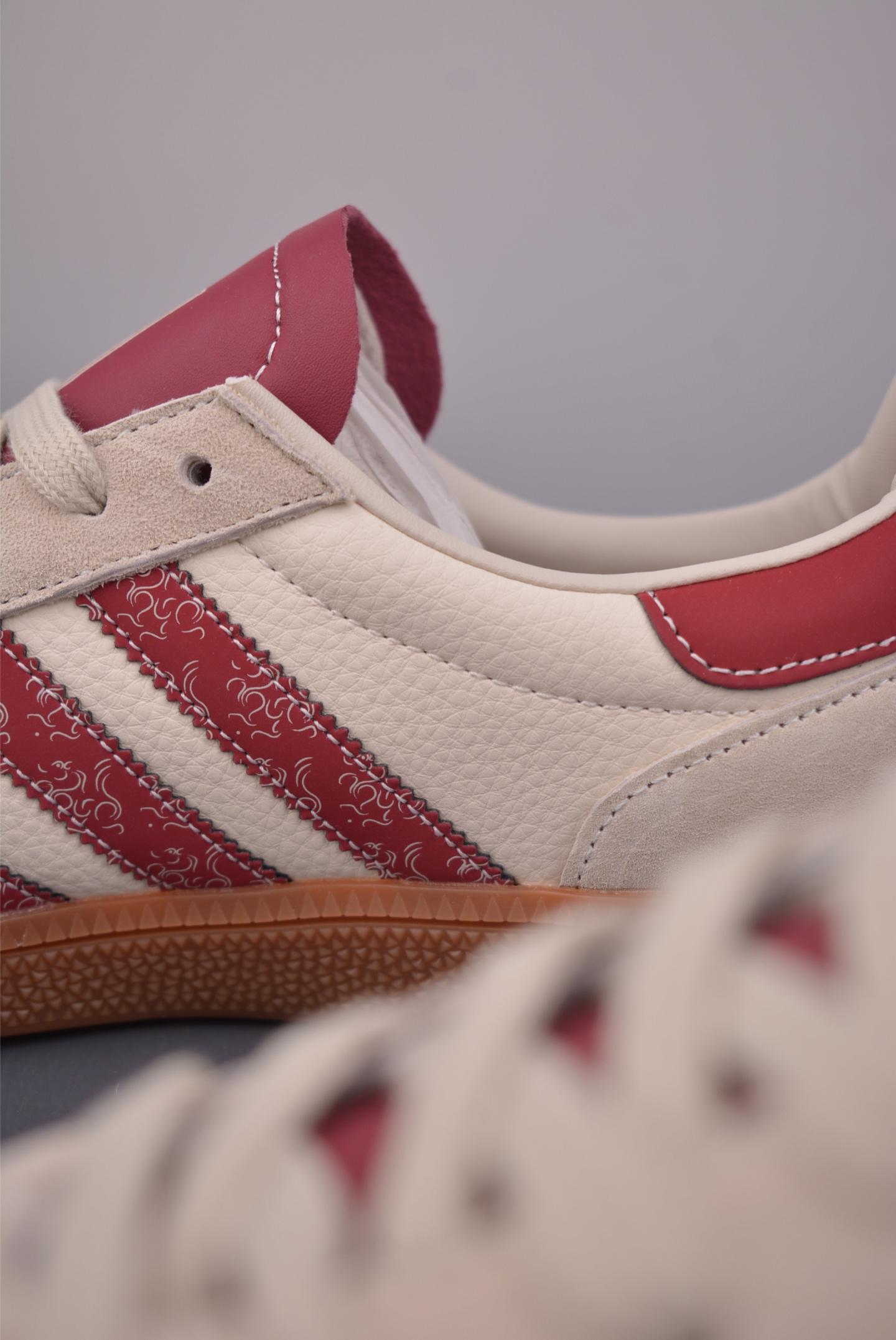 Adidas三叶草SAMBA 休闲板鞋 马年限定 LX092127-110-Top High Quatity Cheap Sneakers Fashion Clothing Clothes Bags handbags Shoes of all Brand wholesale With The best Quality And Beautiful Price from China Factory Chinese suppliers wholesaler seller Adidas三叶草SAMBA 休闲板鞋 马年限定 LX092127-110