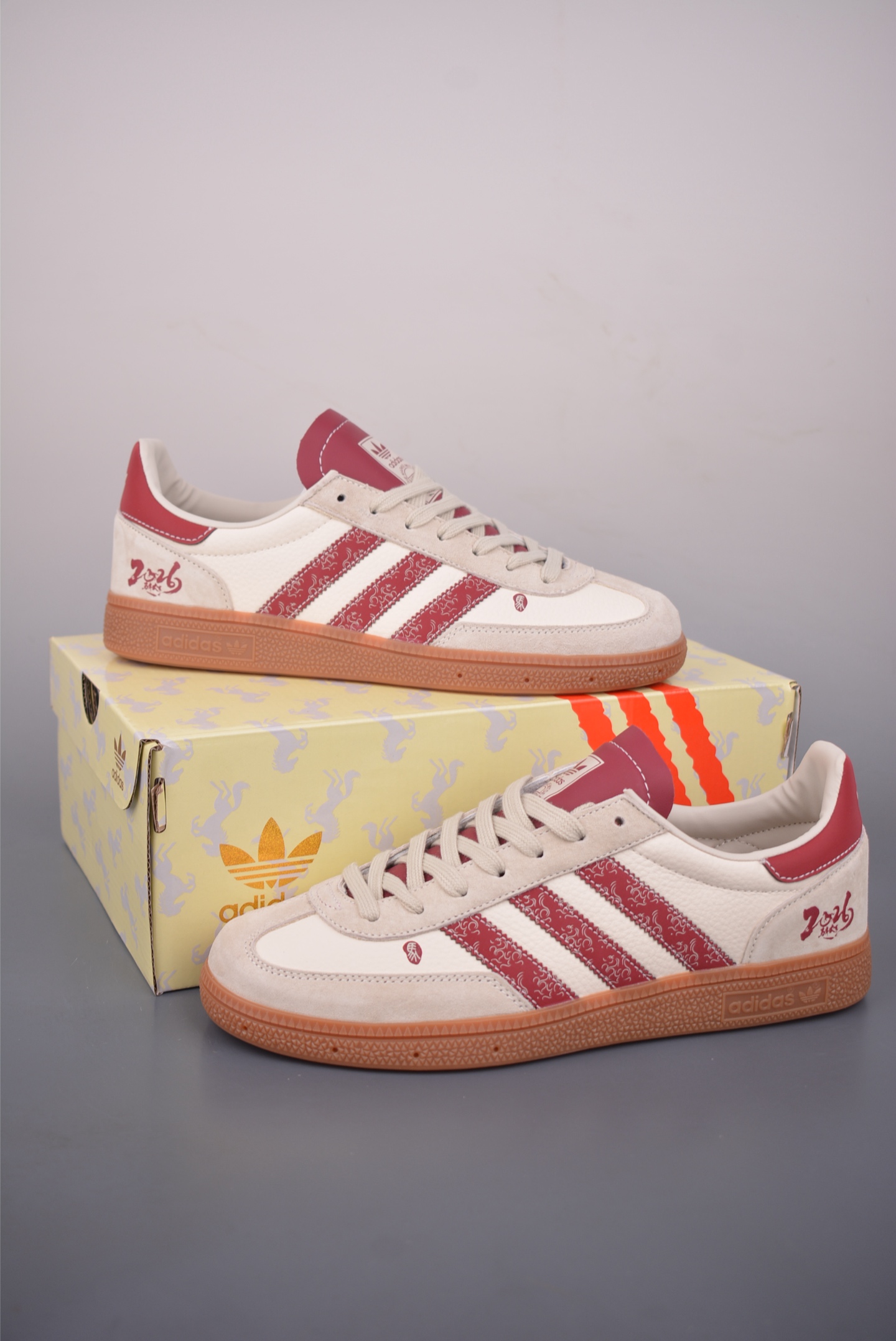 Adidas三叶草SAMBA 休闲板鞋 马年限定 LX092127-110-Top High Quatity Cheap Sneakers Fashion Clothing Clothes Bags handbags Shoes of all Brand wholesale With The best Quality And Beautiful Price from China Factory Chinese suppliers wholesaler seller Adidas三叶草SAMBA 休闲板鞋 马年限定 LX092127-110