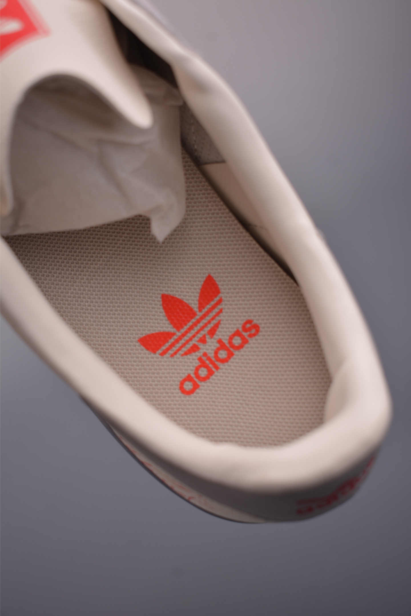 adidas Originals Gazelle INdoor 马年限定 三叶草休闲防滑耐磨低帮板鞋 ZH2598-Top High Quatity Cheap Sneakers Fashion Clothing Clothes Bags handbags Shoes of all Brand wholesale With The best Quality And Beautiful Price from China Factory Chinese suppliers wholesaler seller adidas Originals Gazelle INdoor 马年限定 三叶草休闲防滑耐磨低帮板鞋 ZH2598