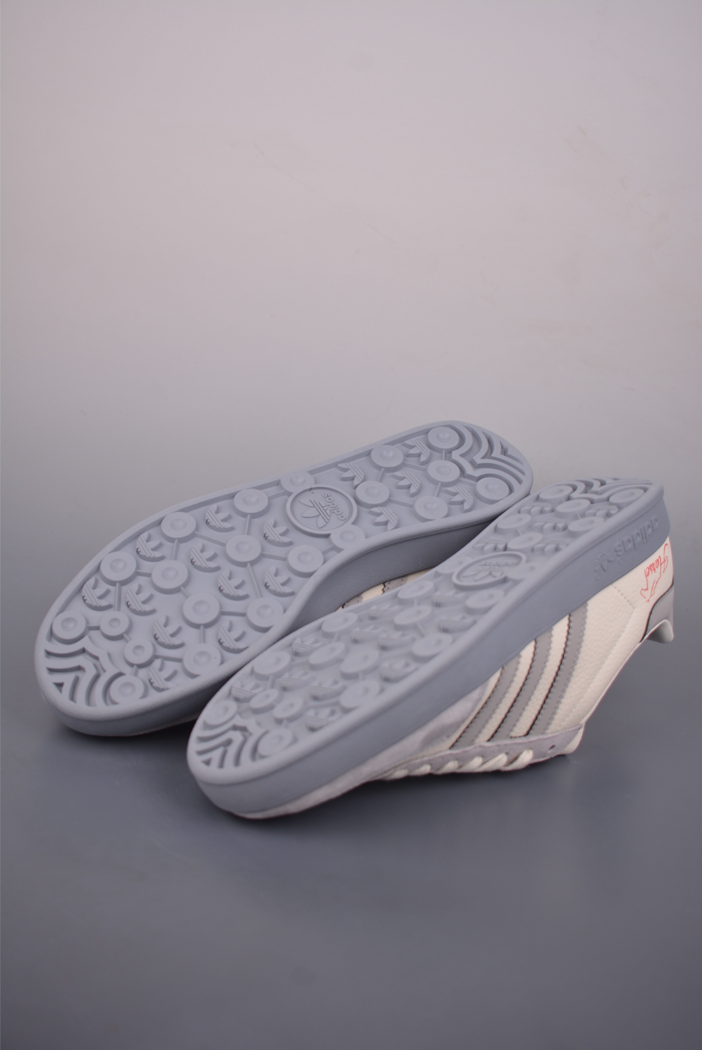 adidas Originals Gazelle INdoor 马年限定 三叶草休闲防滑耐磨低帮板鞋 ZH2598-Top High Quatity Cheap Sneakers Fashion Clothing Clothes Bags handbags Shoes of all Brand wholesale With The best Quality And Beautiful Price from China Factory Chinese suppliers wholesaler seller adidas Originals Gazelle INdoor 马年限定 三叶草休闲防滑耐磨低帮板鞋 ZH2598