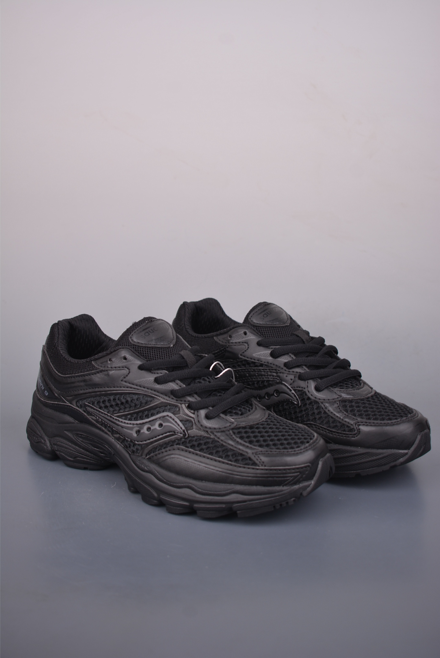 280 Saucony索康尼 Pro Grid Omni 9 全擎9 舒适柔软跑步鞋 S70897