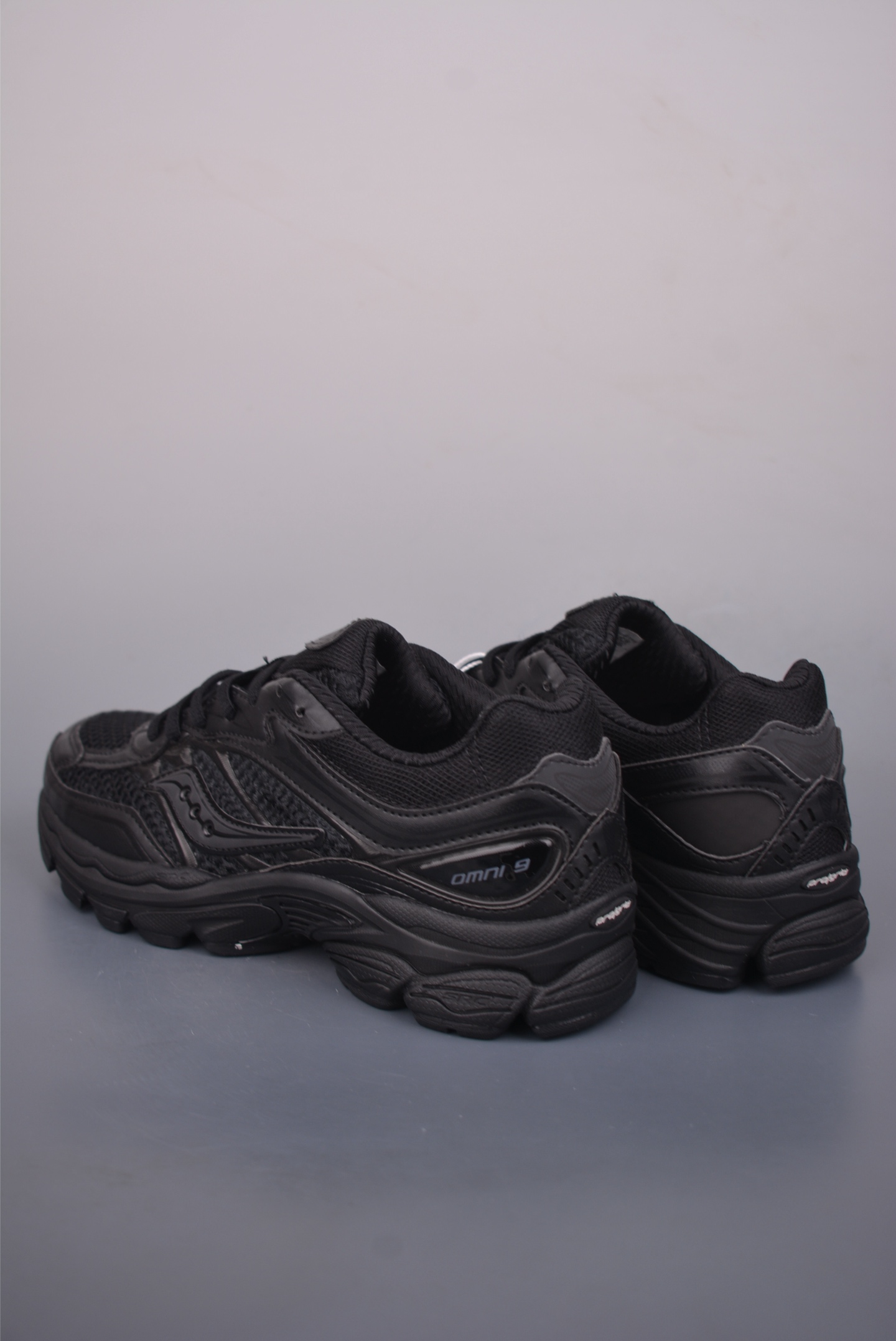 280 Saucony索康尼 Pro Grid Omni 9 全擎9 舒适柔软跑步鞋 S70897