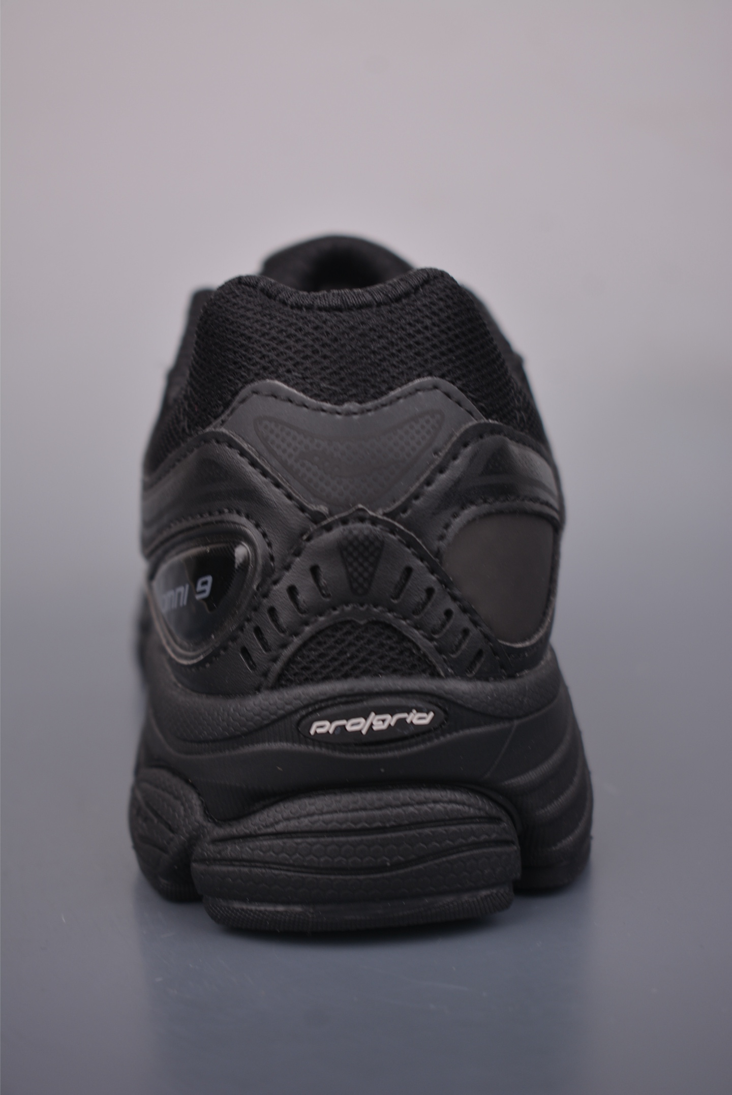 280 Saucony索康尼 Pro Grid Omni 9 全擎9 舒适柔软跑步鞋 S70897