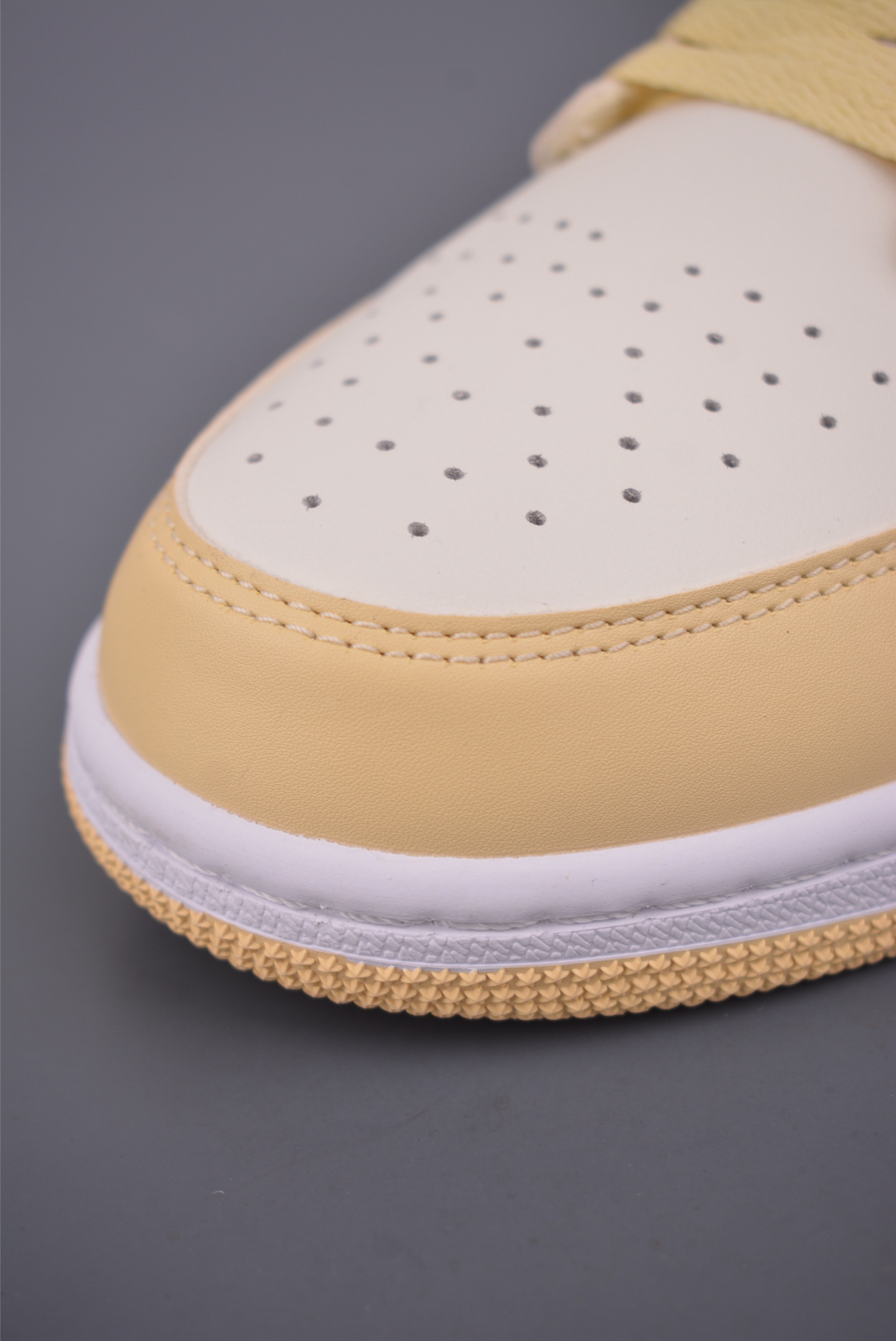 200 Air Jordan 1 Low 米黄 AJ1乔1低帮休闲板鞋 DC0774-170-Chinese UA Cheap High Quatity Brand Clothes Bags handbags Sneakers wholesale wholesaler seller from China Factory suppliers Fashion Clothing Shoes best Quality Beautiful Price 200 Air Jordan 1 Low 米黄 AJ1乔1低帮休闲板鞋 DC0774-170