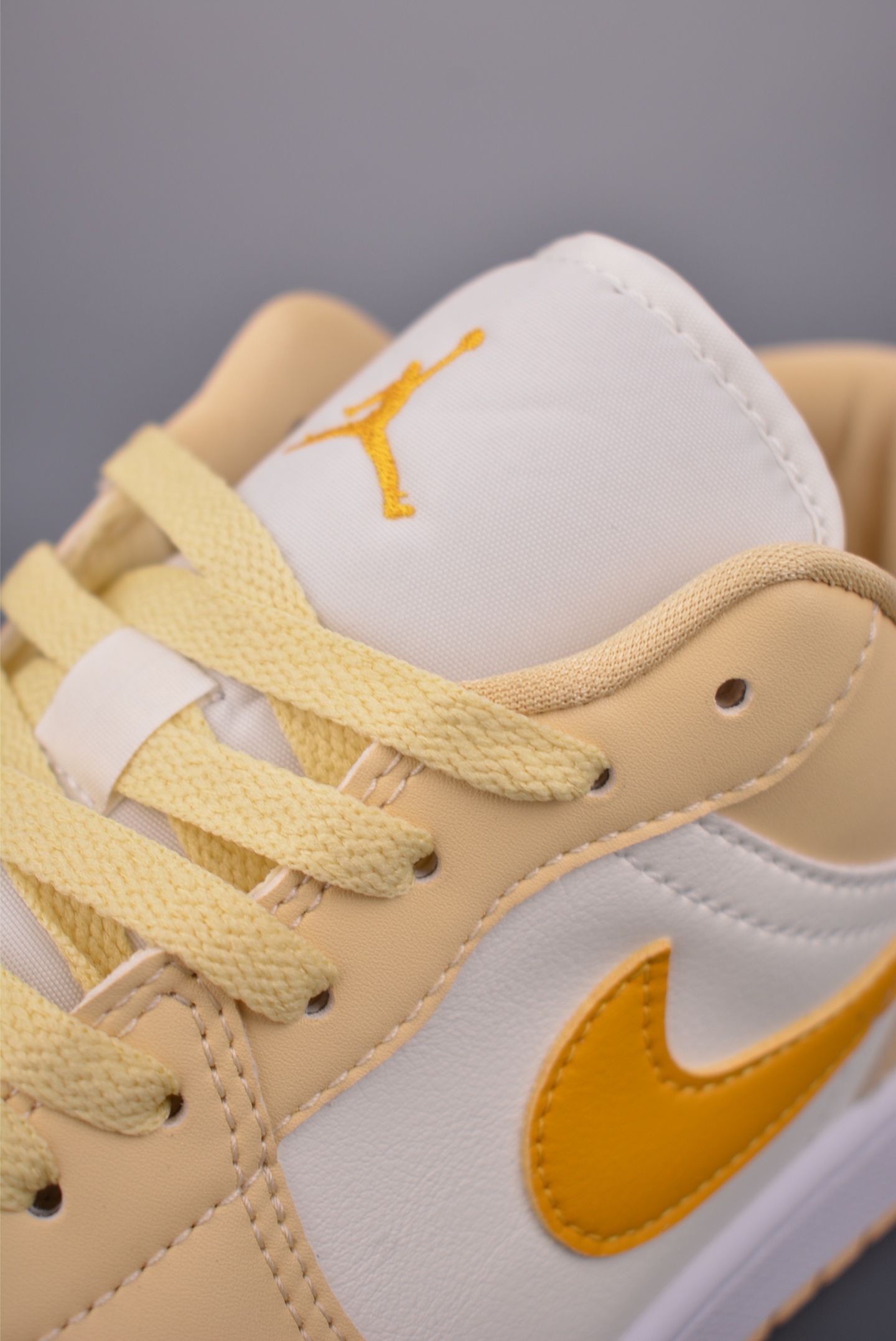 200 Air Jordan 1 Low 米黄 AJ1乔1低帮休闲板鞋 DC0774-170-Chinese UA Cheap High Quatity Brand Clothes Bags handbags Sneakers wholesale wholesaler seller from China Factory suppliers Fashion Clothing Shoes best Quality Beautiful Price 200 Air Jordan 1 Low 米黄 AJ1乔1低帮休闲板鞋 DC0774-170
