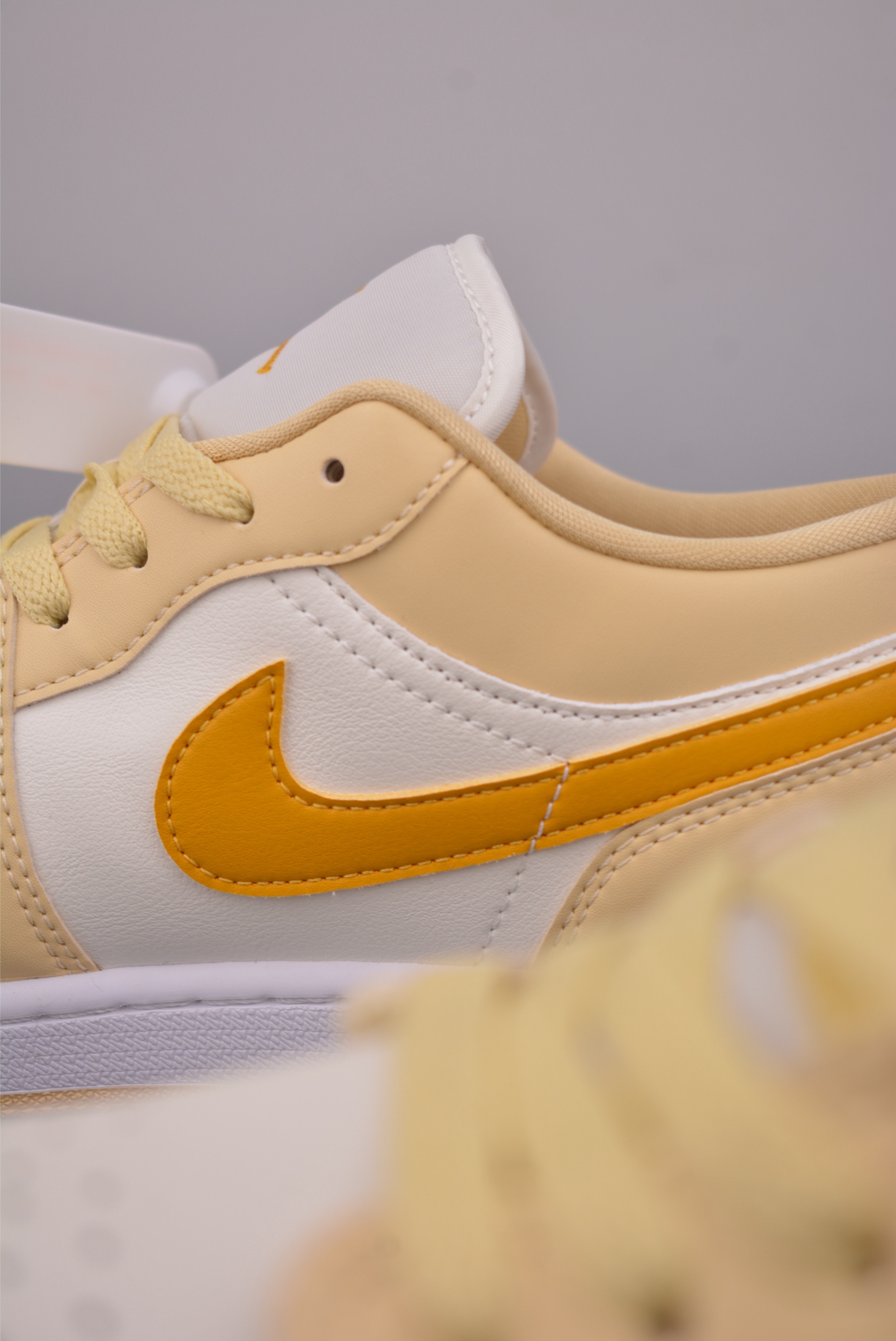 200 Air Jordan 1 Low 米黄 AJ1乔1低帮休闲板鞋 DC0774-170-Chinese UA Cheap High Quatity Brand Clothes Bags handbags Sneakers wholesale wholesaler seller from China Factory suppliers Fashion Clothing Shoes best Quality Beautiful Price 200 Air Jordan 1 Low 米黄 AJ1乔1低帮休闲板鞋 DC0774-170