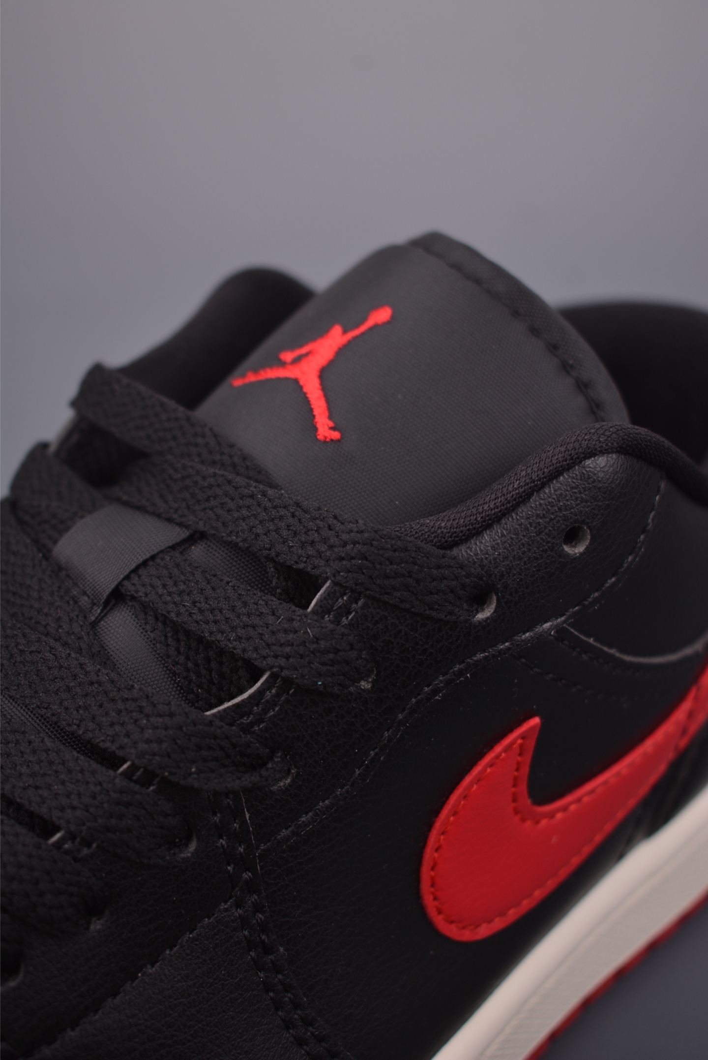 200 Air Jordan 1 Low 黑红 AJ1乔1低帮休闲板鞋 DC0774-061-Chinese UA Cheap High Quatity Brand Clothes Bags handbags Sneakers wholesale wholesaler seller from China Factory suppliers Fashion Clothing Shoes best Quality Beautiful Price 200 Air Jordan 1 Low 黑红 AJ1乔1低帮休闲板鞋 DC0774-061