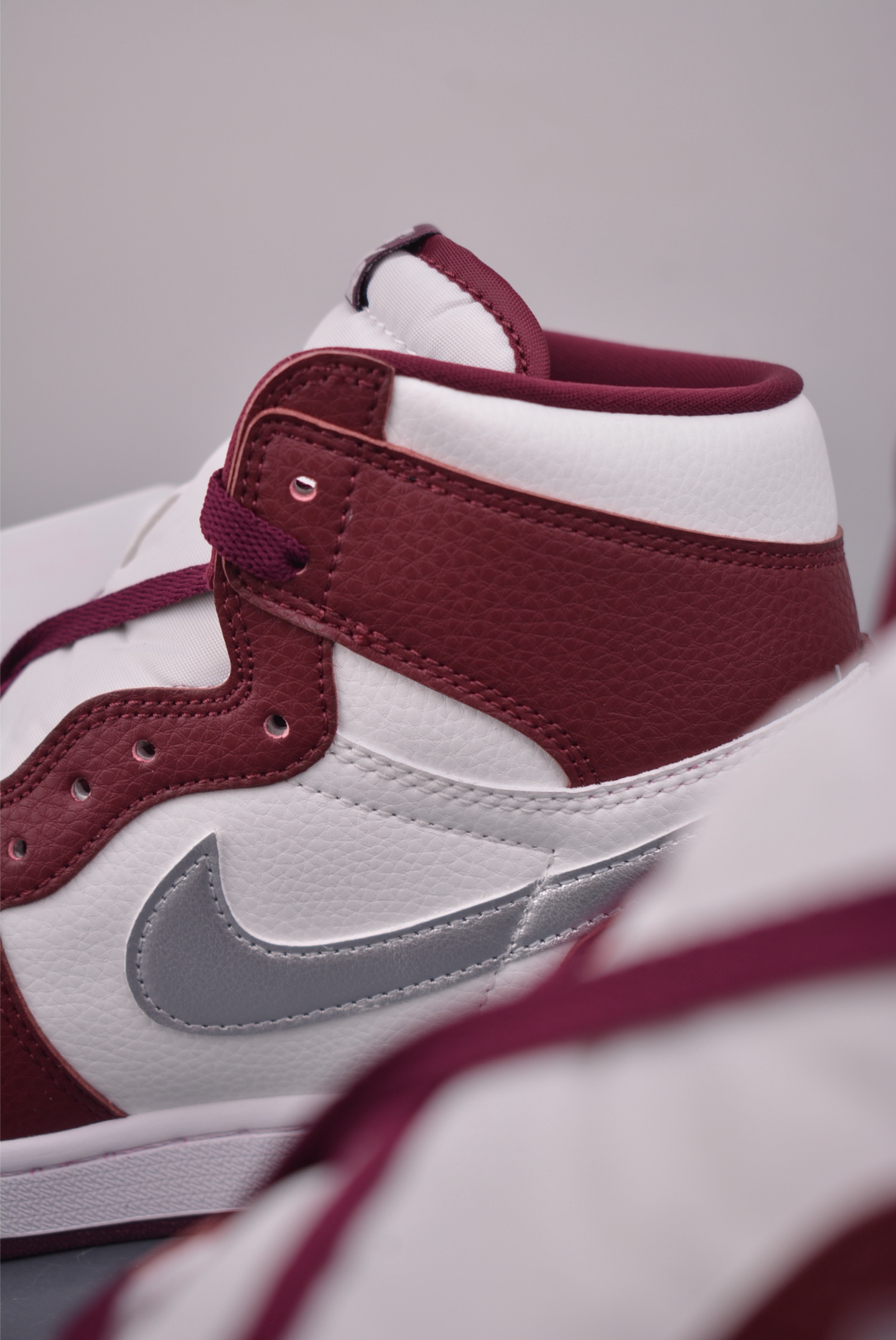 240 Jordan Air Jordan 1 High 酒红 555088-611-Chinese UA Cheap High Quatity Brand Clothes Bags handbags Sneakers wholesale wholesaler seller from China Factory suppliers Fashion Clothing Shoes best Quality Beautiful Price 240 Jordan Air Jordan 1 High 酒红 555088-611