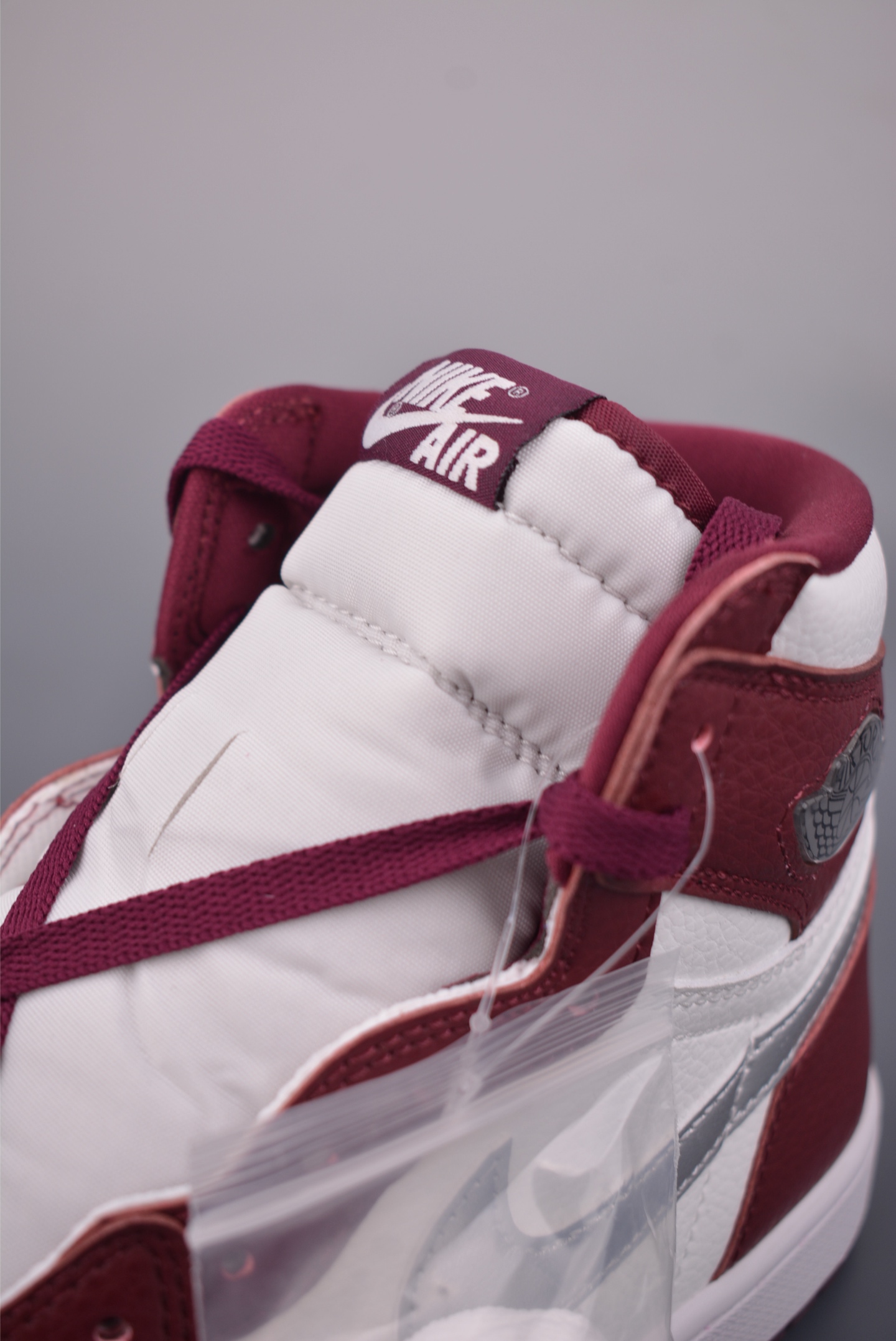 240 Jordan Air Jordan 1 High 酒红 555088-611-Chinese UA Cheap High Quatity Brand Clothes Bags handbags Sneakers wholesale wholesaler seller from China Factory suppliers Fashion Clothing Shoes best Quality Beautiful Price 240 Jordan Air Jordan 1 High 酒红 555088-611