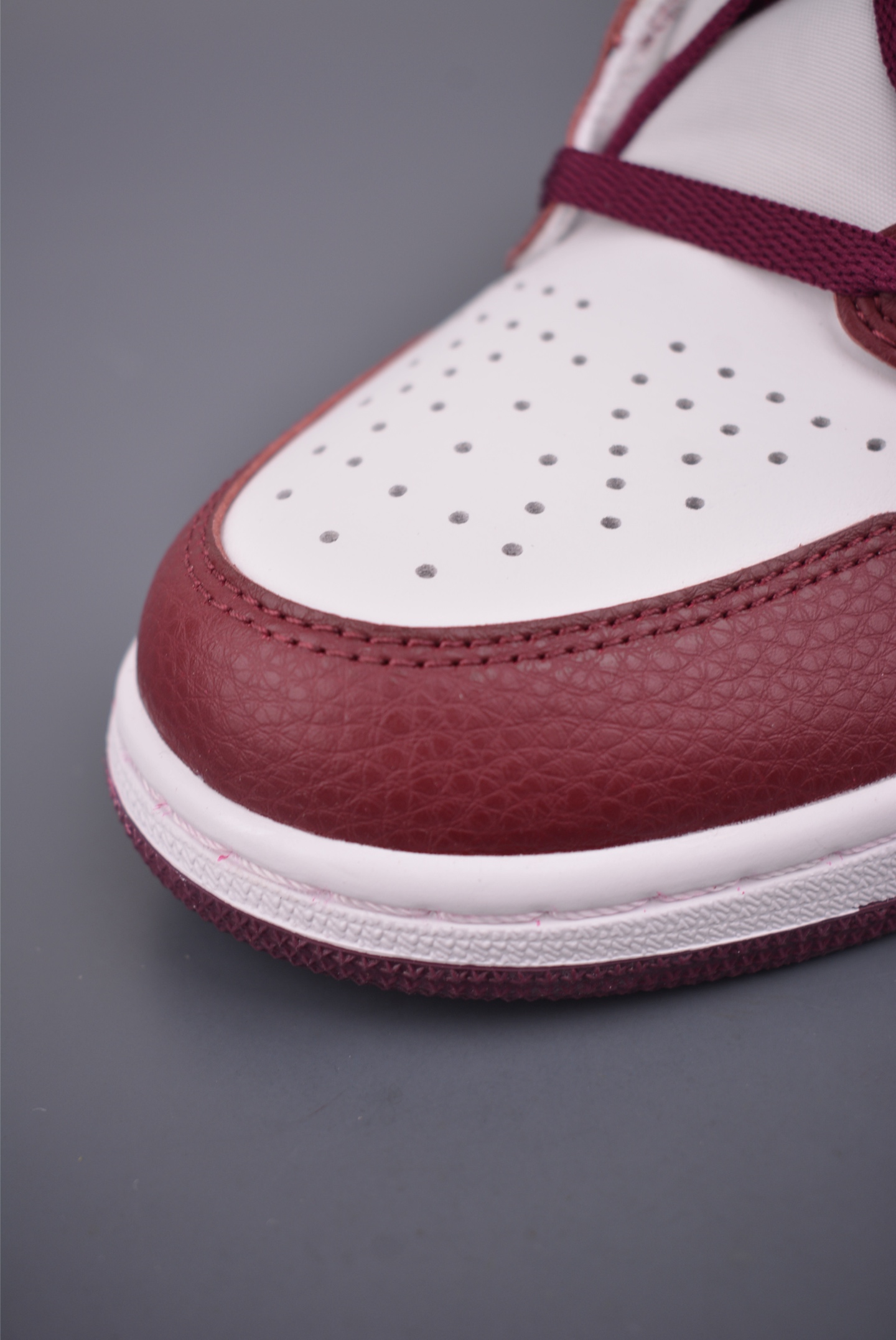 240 Jordan Air Jordan 1 High 酒红 555088-611-Chinese UA Cheap High Quatity Brand Clothes Bags handbags Sneakers wholesale wholesaler seller from China Factory suppliers Fashion Clothing Shoes best Quality Beautiful Price 240 Jordan Air Jordan 1 High 酒红 555088-611