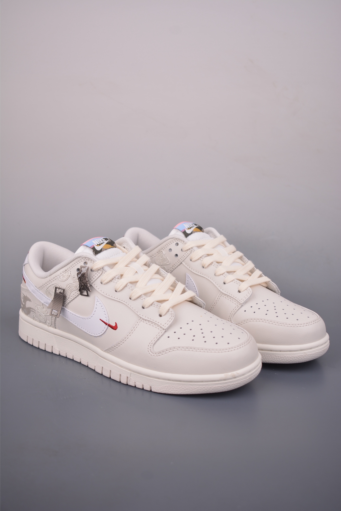 200 Nike SB Dunk Low 马年限定 WW1228-174-Chinese UA Cheap High Quatity Brand Clothes Bags handbags Sneakers wholesale wholesaler seller from China Factory suppliers Fashion Clothing Shoes best Quality Beautiful Price 200 Nike SB Dunk Low 马年限定 WW1228-174