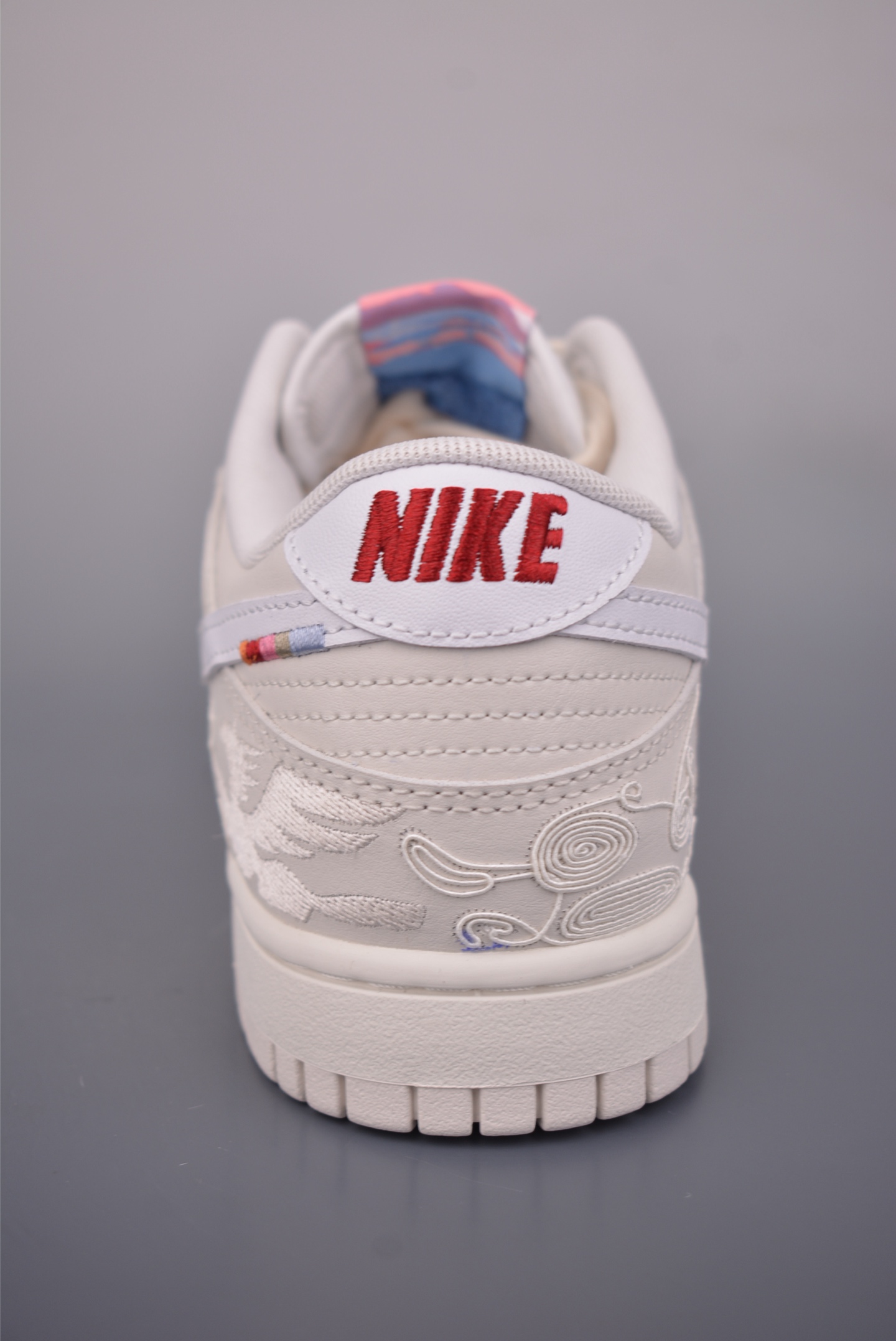 200 Nike SB Dunk Low 马年限定 WW1228-174-Chinese UA Cheap High Quatity Brand Clothes Bags handbags Sneakers wholesale wholesaler seller from China Factory suppliers Fashion Clothing Shoes best Quality Beautiful Price 200 Nike SB Dunk Low 马年限定 WW1228-174