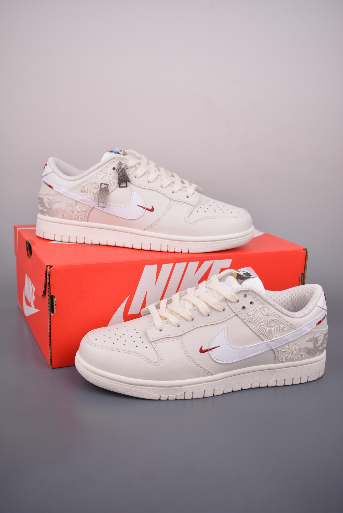200 Nike SB Dunk Low 马年限定 WW1228-174-Chinese UA Cheap High Quatity Brand Clothes Bags handbags Sneakers wholesale wholesaler seller from China Factory suppliers Fashion Clothing Shoes best Quality Beautiful Price 200 Nike SB Dunk Low 马年限定 WW1228-174