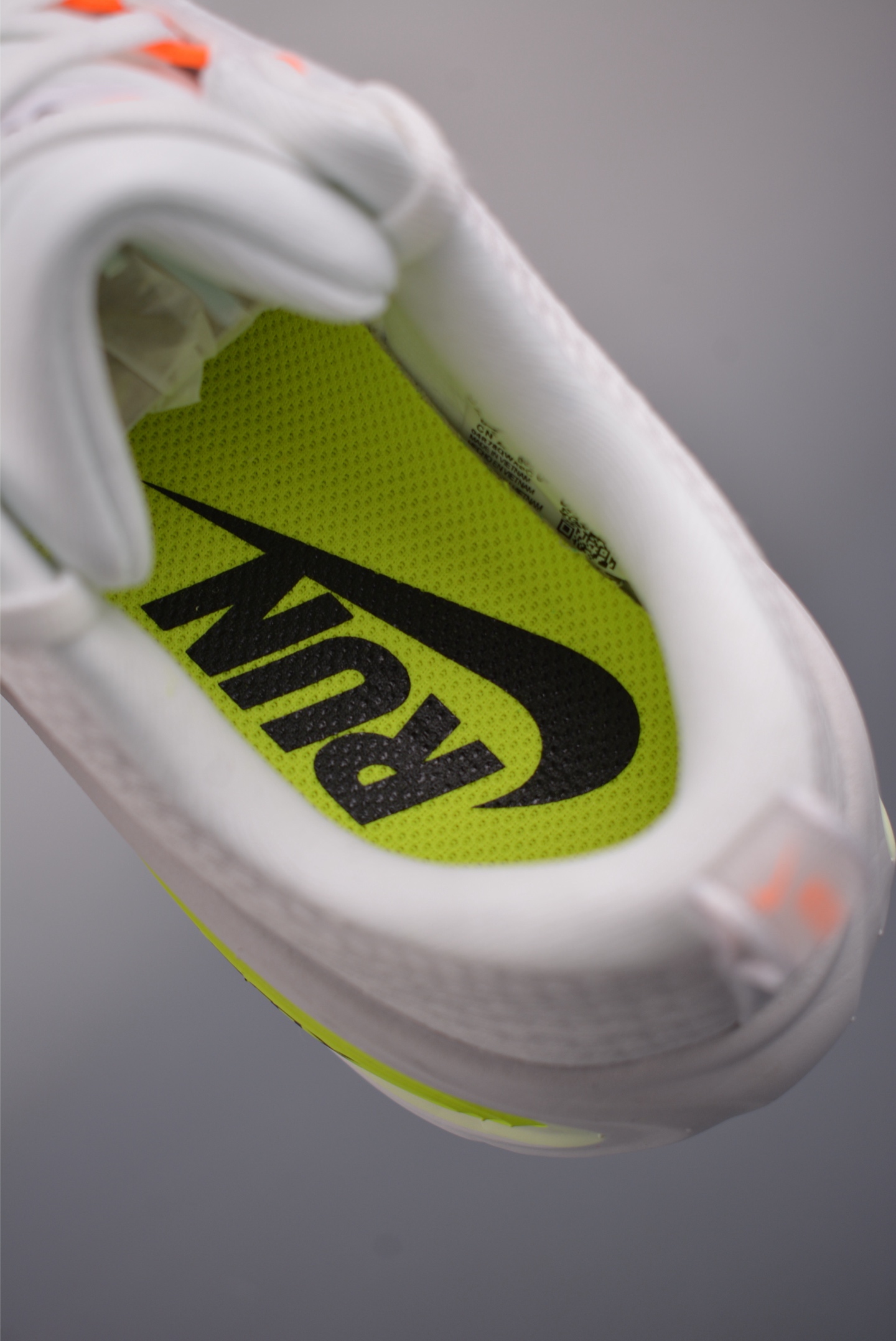 Nike Air Zoom Vomero Plus HV8150-120-Top High Quatity Cheap Sneakers Fashion Clothing Clothes Bags handbags Shoes of all Brand wholesale With The best Quality And Beautiful Price from China Factory Chinese suppliers wholesaler seller Nike Air Zoom Vomero Plus HV8150-120