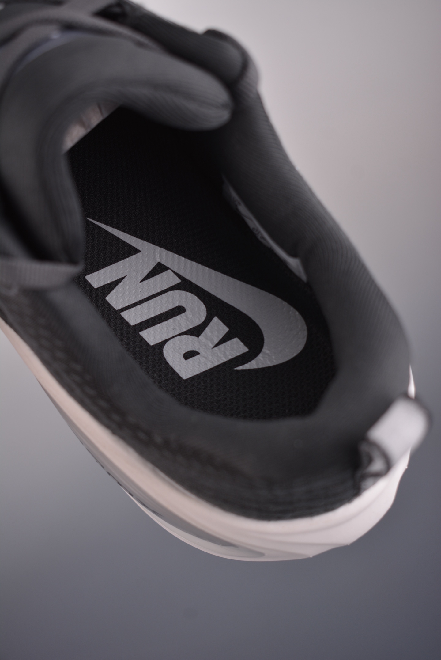 180 Nike Air Zoom Vomero Plus HV8150-008-Chinese UA Cheap High Quatity Brand Clothes Bags handbags Sneakers wholesale wholesaler seller from China Factory suppliers Fashion Clothing Shoes best Quality Beautiful Price 180 Nike Air Zoom Vomero Plus HV8150-008