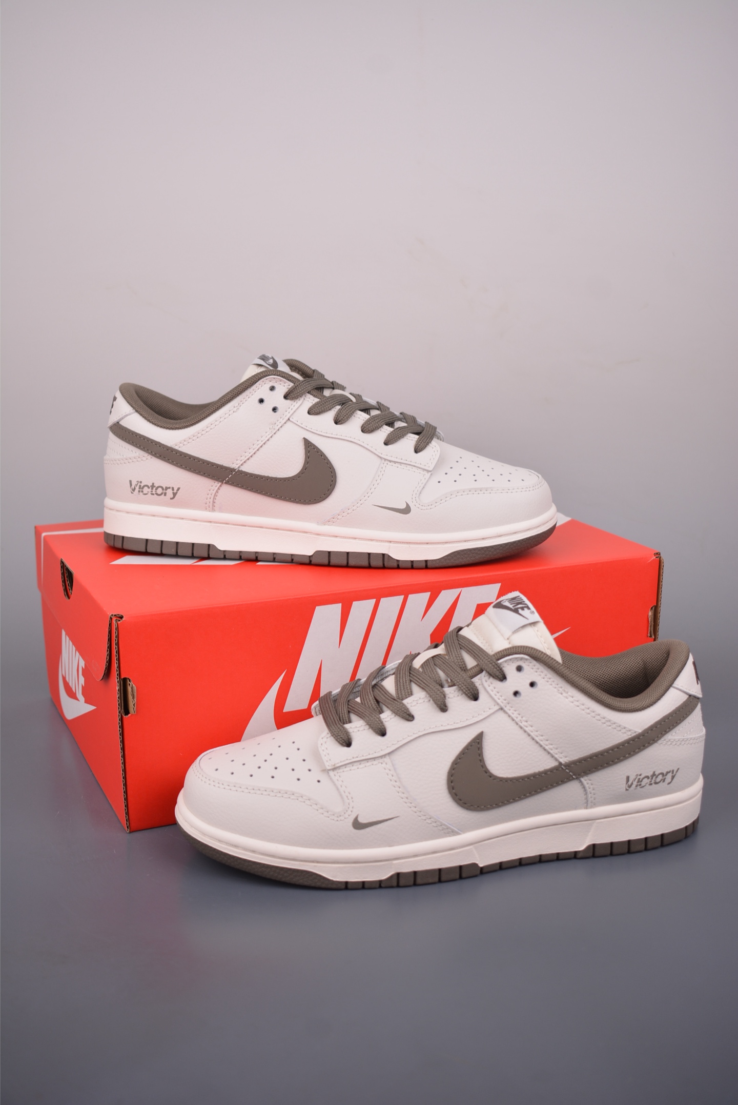 Nike SB Dunk Low Victory联名 WG0716-153-Top High Quatity Cheap Sneakers Fashion Clothing Clothes Bags handbags Shoes of all Brand wholesale With The best Quality And Beautiful Price from China Factory Chinese suppliers wholesaler seller Nike SB Dunk Low Victory联名 WG0716-153