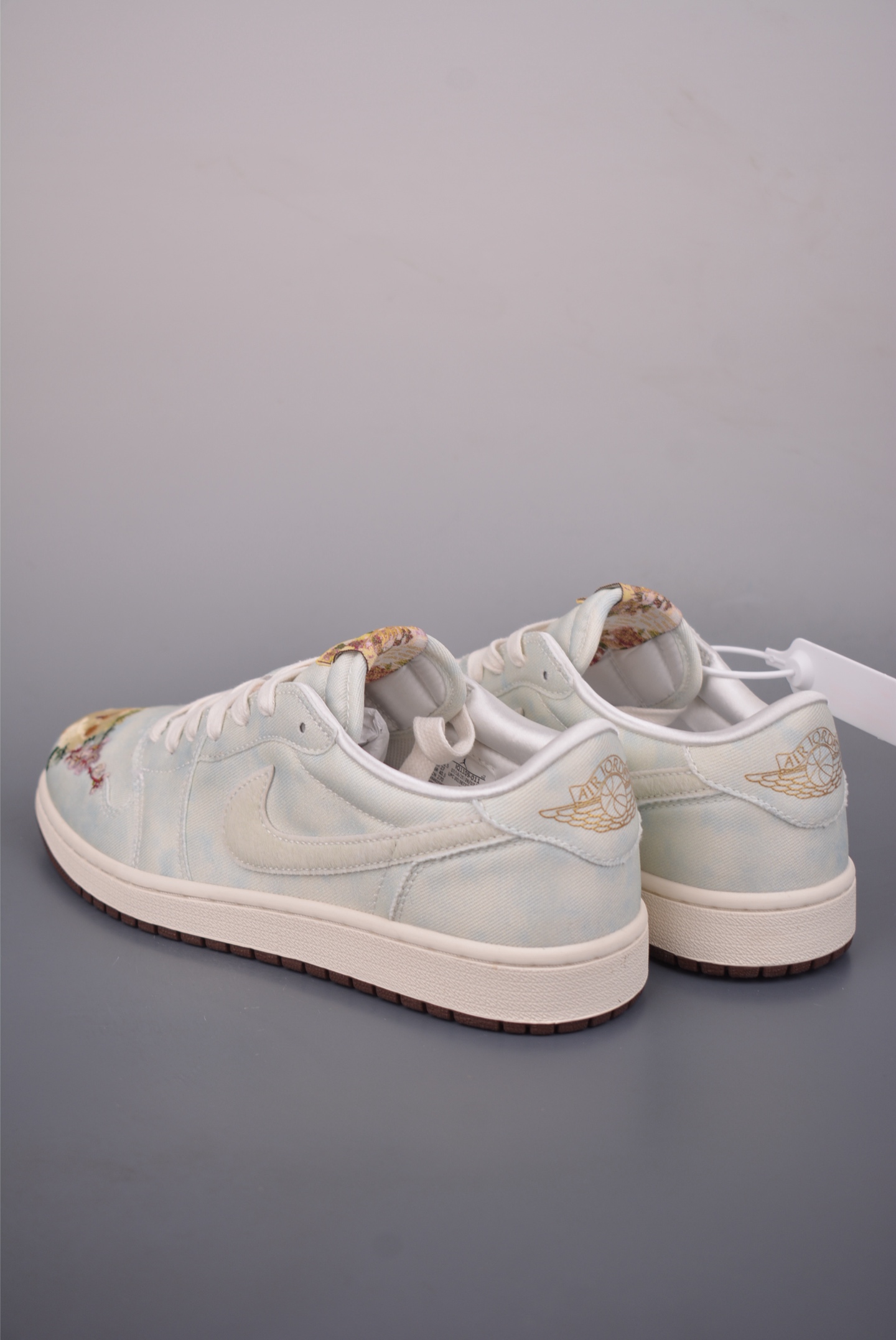 原装裸鞋级 市面最高工艺产物 Jordan Air Jordan 1 Retro Flower Embroidery 复刻马年限定 IQ1109-011-Top High Quatity Cheap Sneakers Fashion Clothing Clothes Bags handbags Shoes of all Brand wholesale With The best Quality And Beautiful Price from China Factory Chinese suppliers wholesaler seller 原装裸鞋级 市面最高工艺产物 Jordan Air Jordan 1 Retro Flower Embroidery 复刻马年限定 IQ1109-011