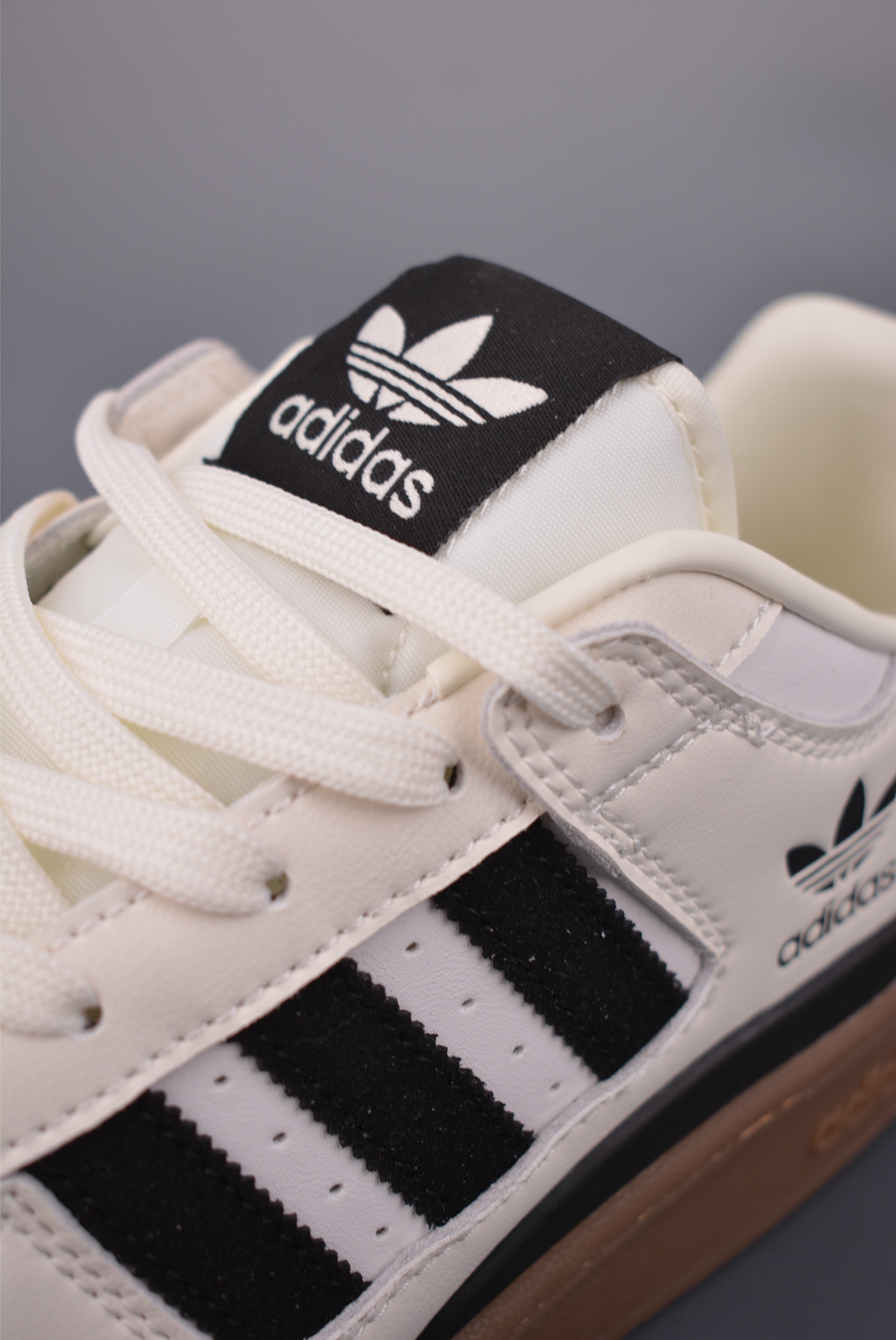 200 海外渠道版 原盒原标 Adidas Forum LOW CL 三叶草低邦 经典魔术贴复古板鞋 JQ0209-Chinese UA Cheap High Quatity Brand Clothes Bags handbags Sneakers wholesale wholesaler seller from China Factory suppliers Fashion Clothing Shoes best Quality Beautiful Price 200 海外渠道版 原盒原标 Adidas Forum LOW CL 三叶草低邦 经典魔术贴复古板鞋 JQ0209