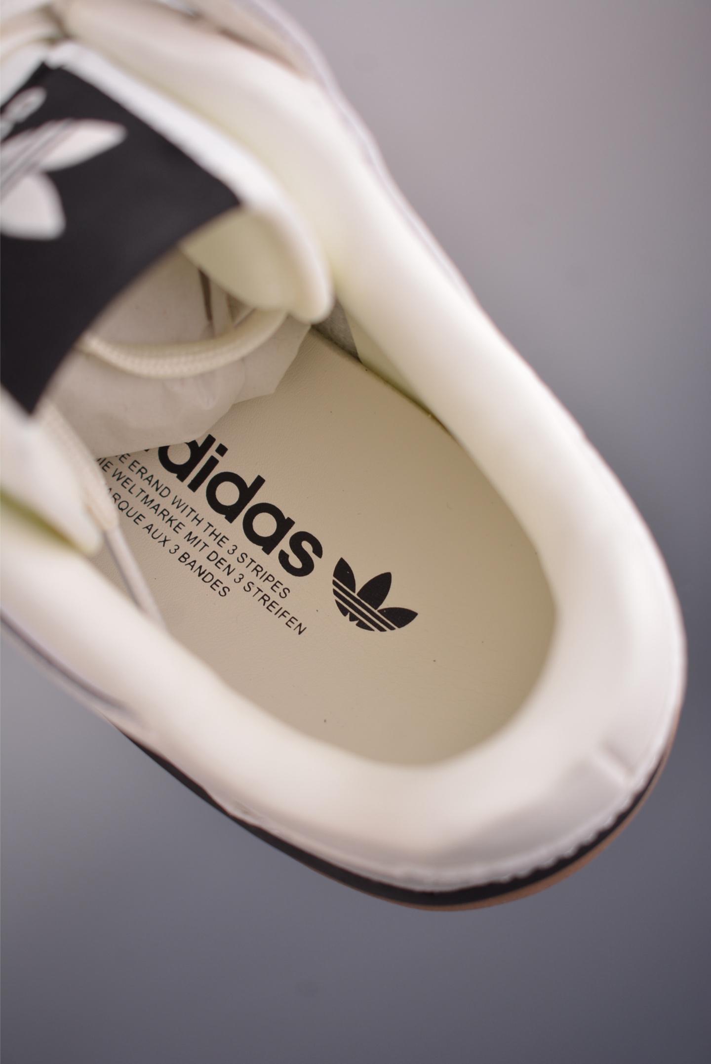 200 海外渠道版 原盒原标 Adidas Forum LOW CL 三叶草低邦 经典魔术贴复古板鞋 JQ0209-Chinese UA Cheap High Quatity Brand Clothes Bags handbags Sneakers wholesale wholesaler seller from China Factory suppliers Fashion Clothing Shoes best Quality Beautiful Price 200 海外渠道版 原盒原标 Adidas Forum LOW CL 三叶草低邦 经典魔术贴复古板鞋 JQ0209