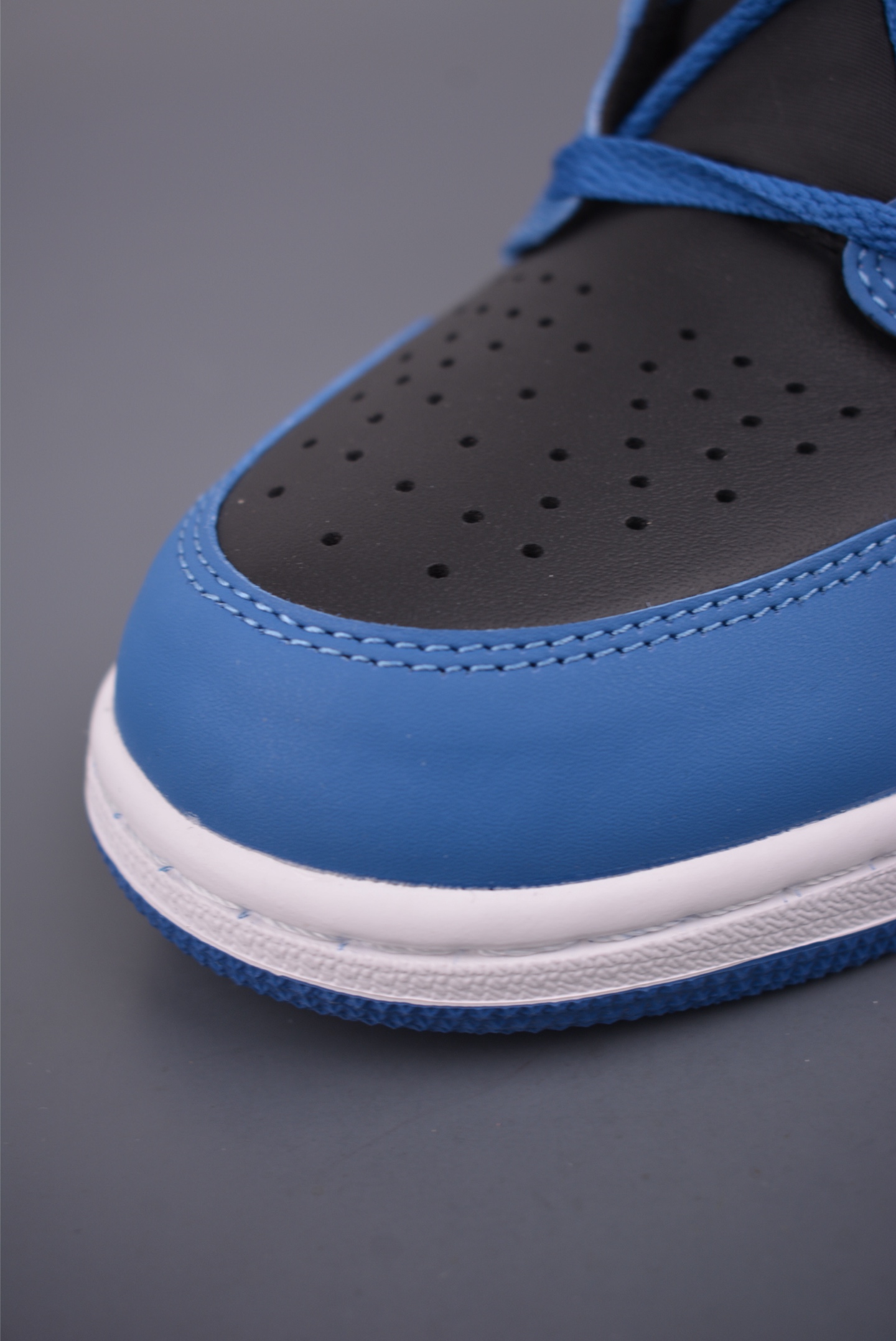 Jordan Air Jordan 1 High 黑蓝 555088-404-Top High Quatity Cheap Sneakers Fashion Clothing Clothes Bags handbags Shoes of all Brand wholesale With The best Quality And Beautiful Price from China Factory Chinese suppliers wholesaler seller Jordan Air Jordan 1 High 黑蓝 555088-404