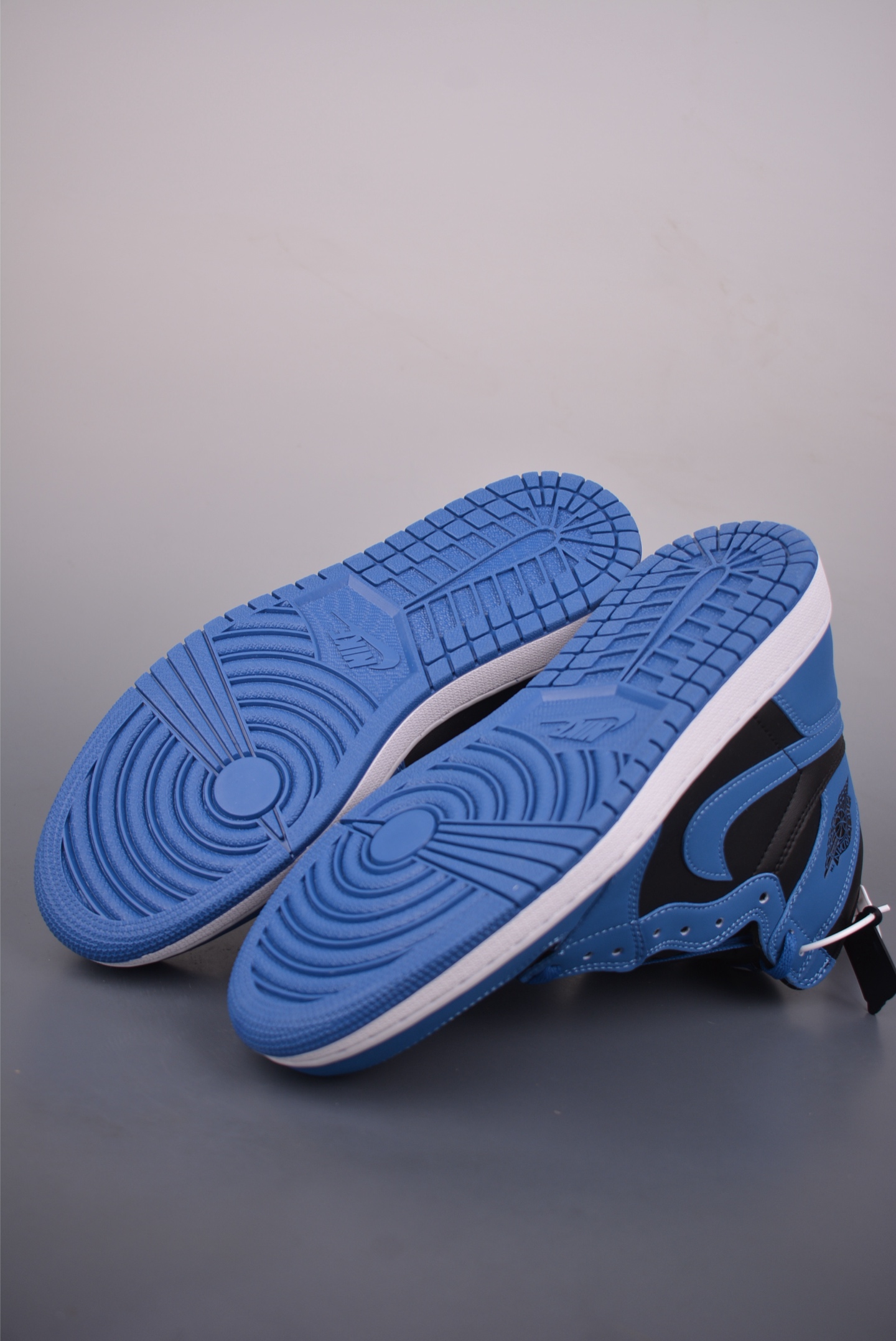 Jordan Air Jordan 1 High 黑蓝 555088-404-Top High Quatity Cheap Sneakers Fashion Clothing Clothes Bags handbags Shoes of all Brand wholesale With The best Quality And Beautiful Price from China Factory Chinese suppliers wholesaler seller Jordan Air Jordan 1 High 黑蓝 555088-404